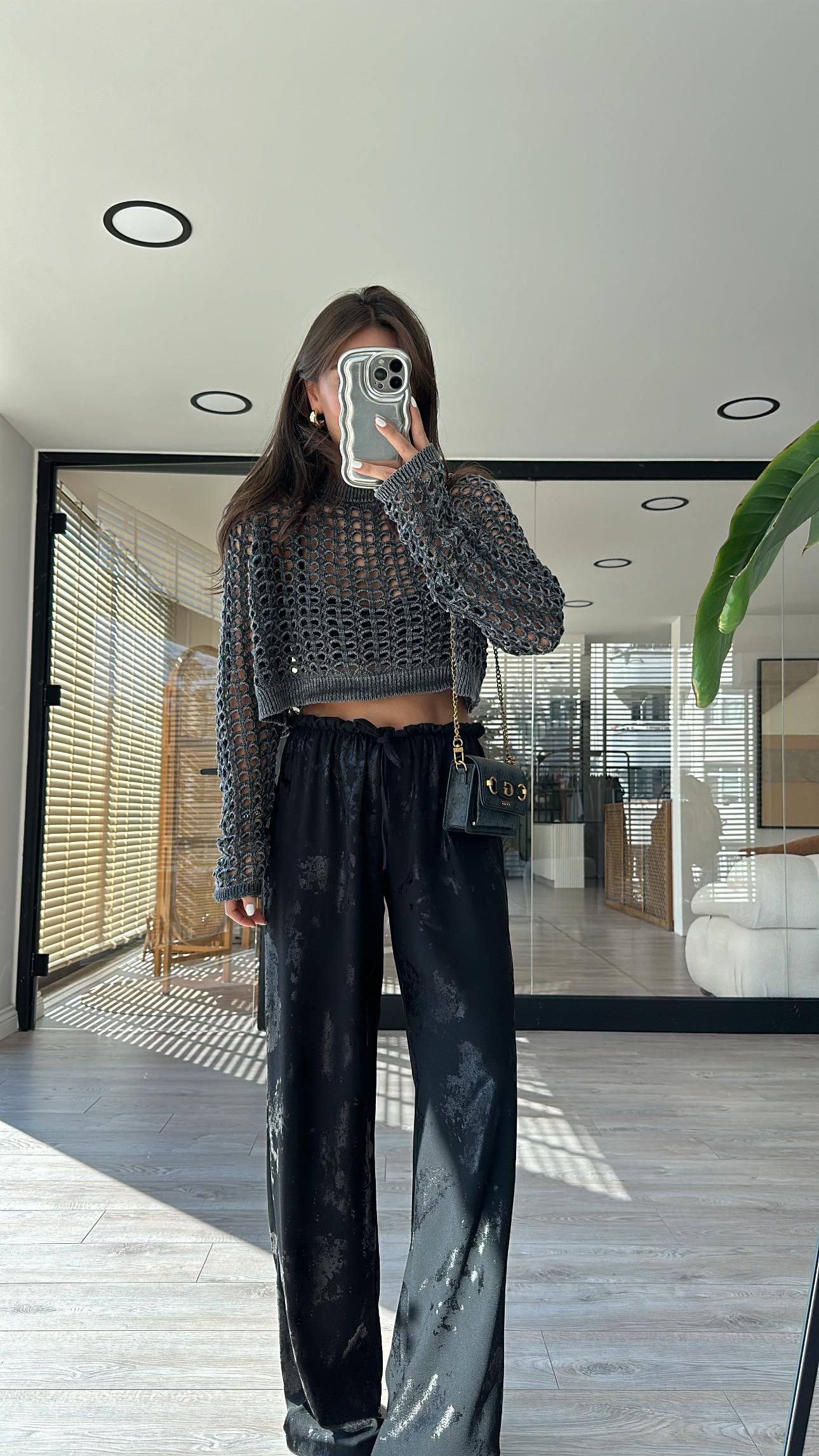 Siyah Varak Baskılı Bel Bağlamalı Pantolon 