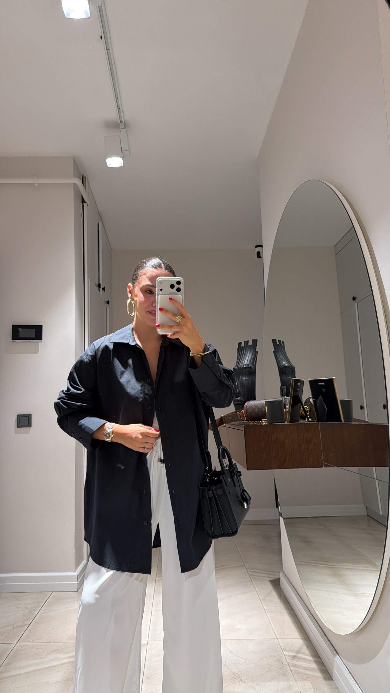 Siyah Yan Yırtmaçlı Oversize Gömlek