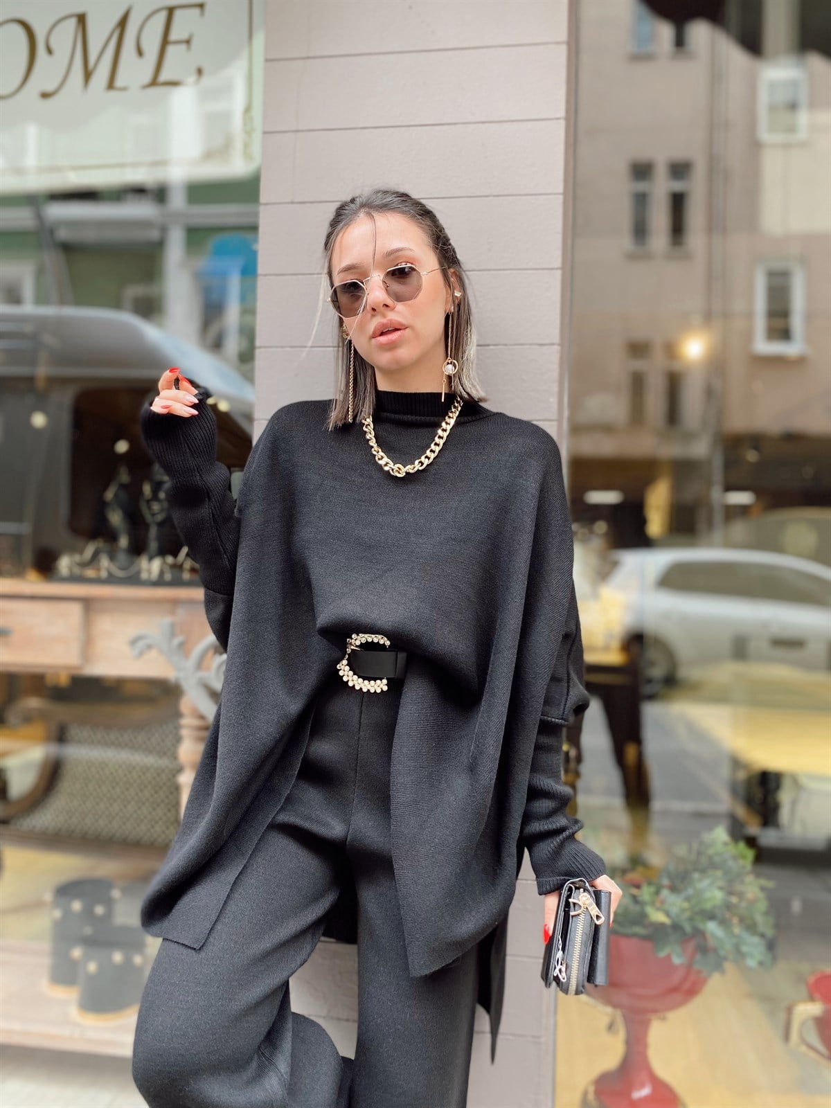 Siyah Yanı Yırtmaçlı Oversize Kazak 