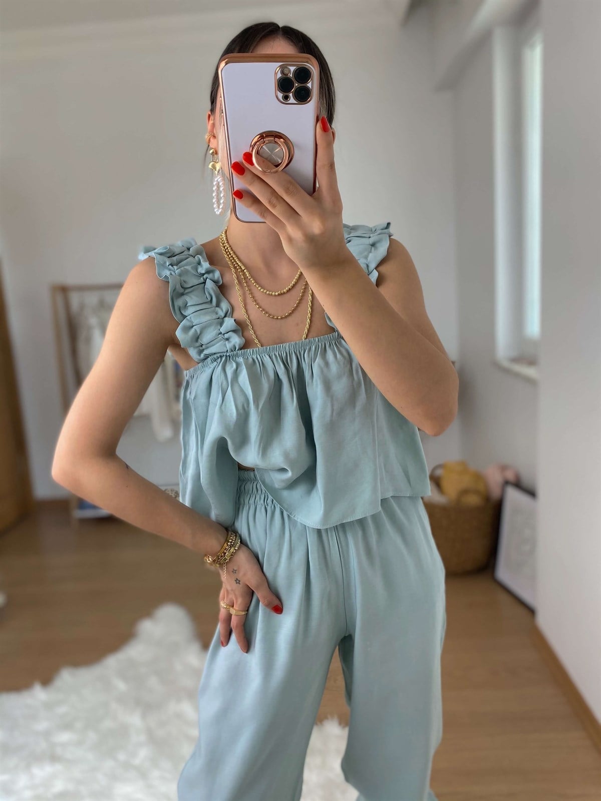 Su Yeşili Büzgü Detaylı Askılı Bluz