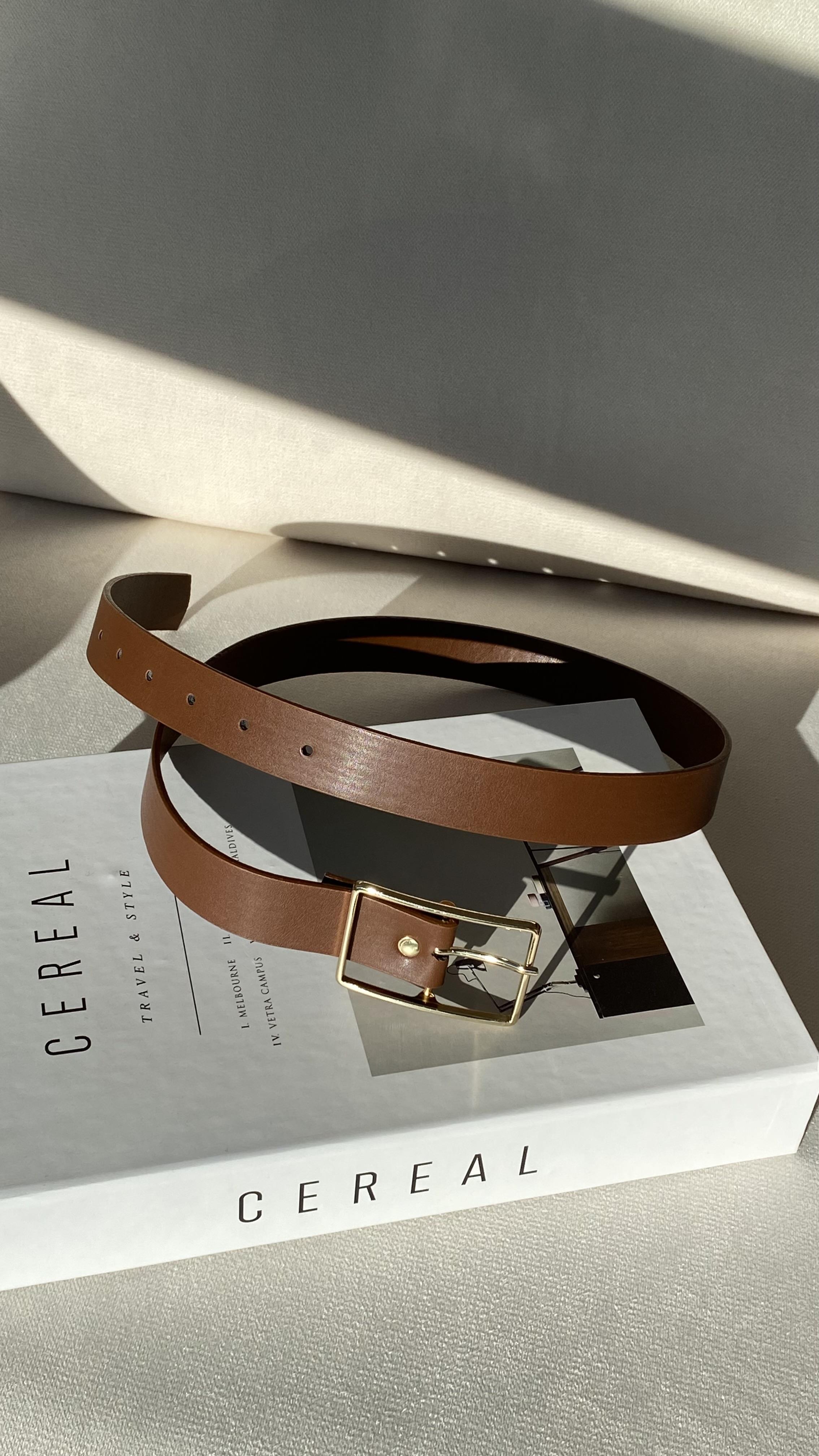 Taba Gold İnce Dikdörtgen Tokalı Kemer