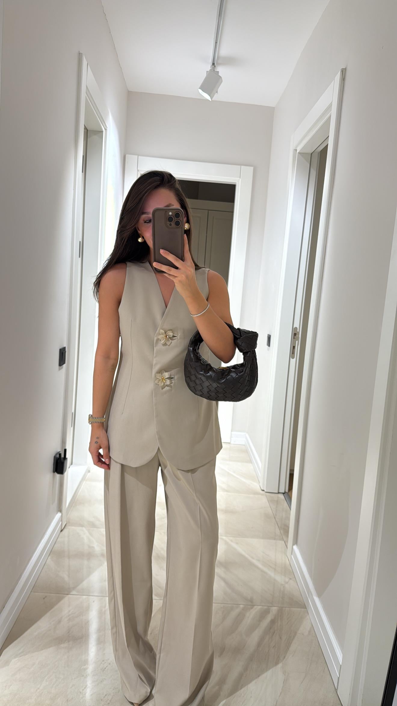 Taş Çiçek Düğmeli Yelek Takım 