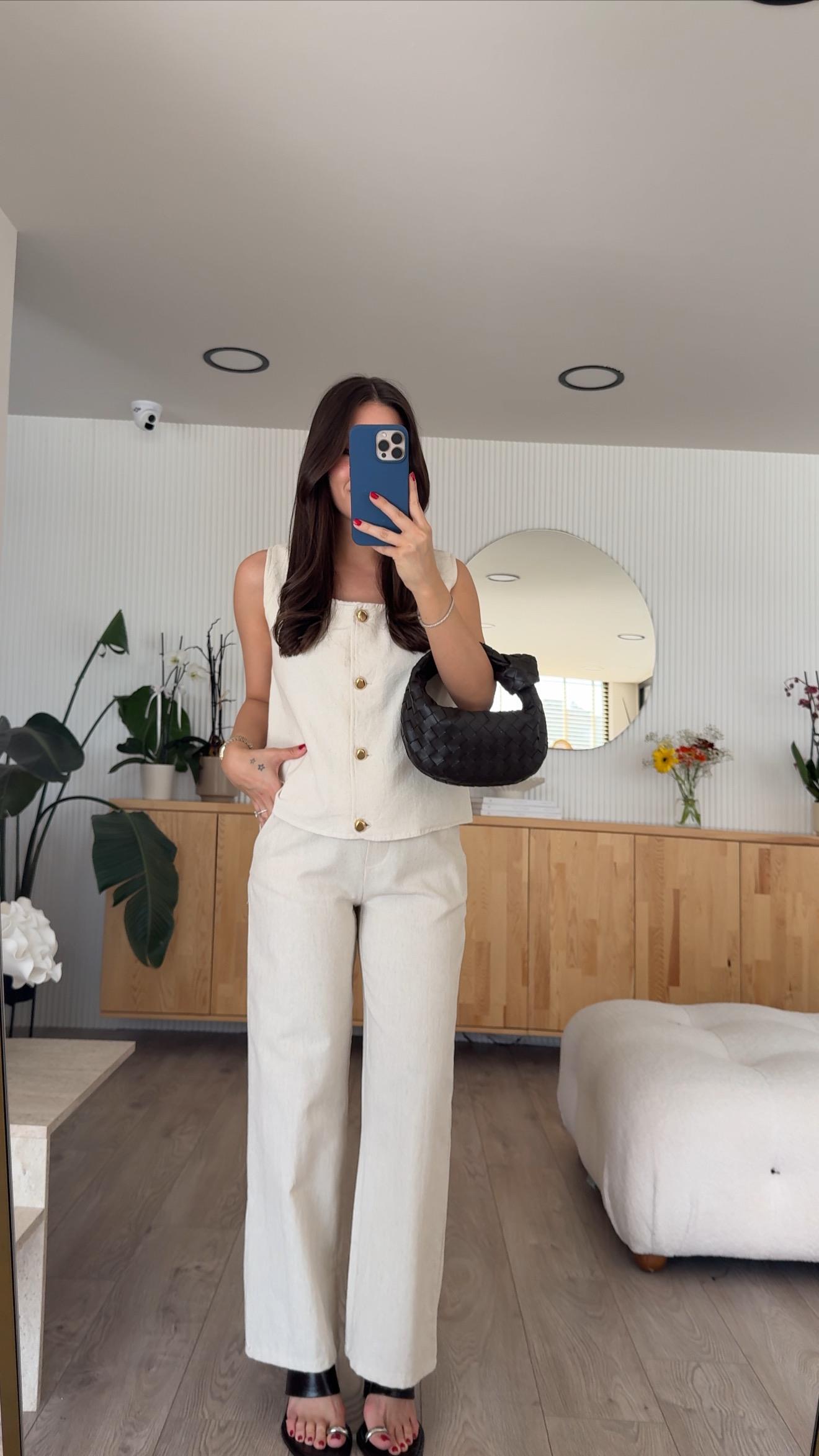 Taş Gold Düğmeli Keten Yelek Takım 