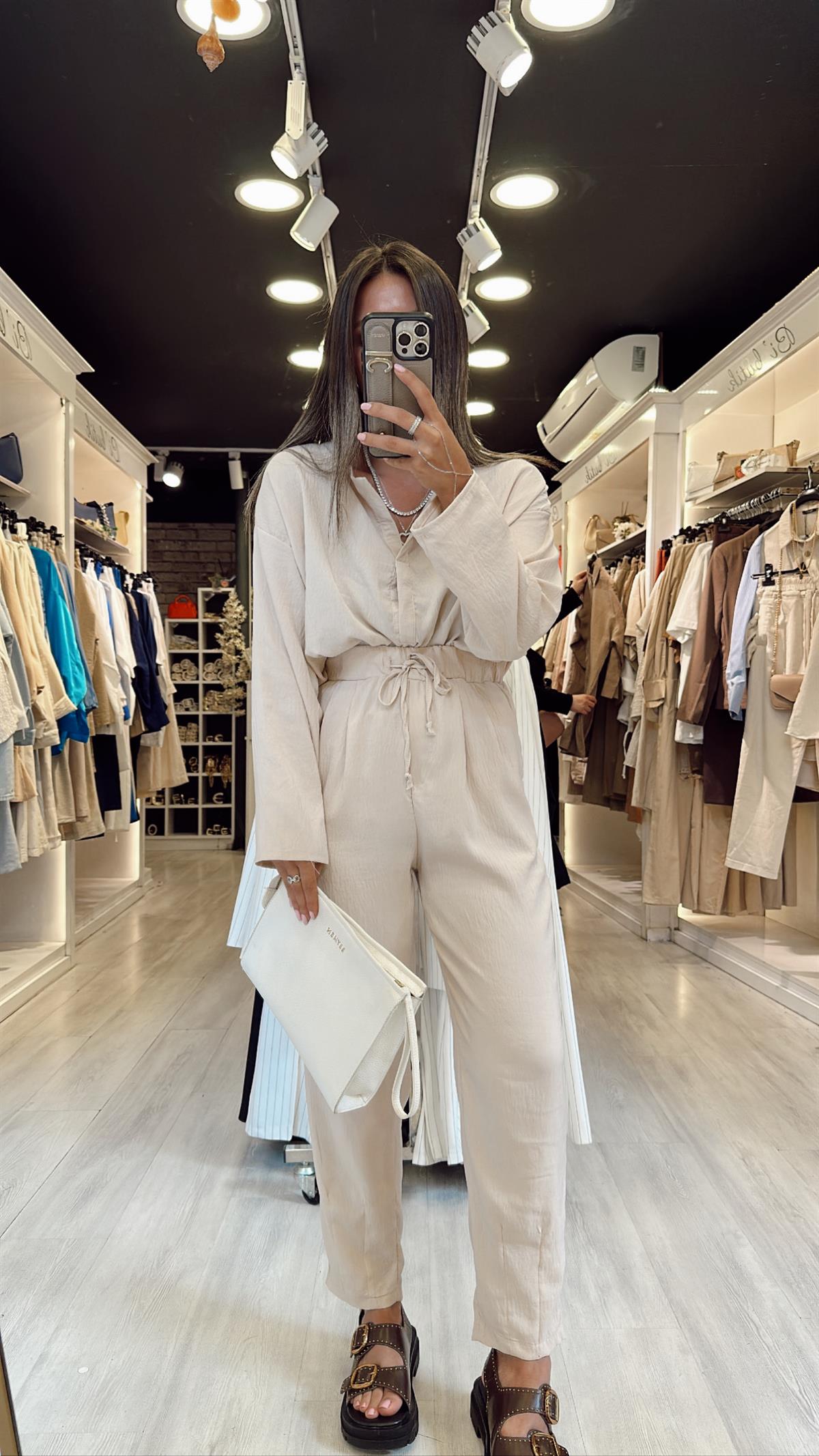 Taş Renk Hakim Yaka Paça Pileli Takım 