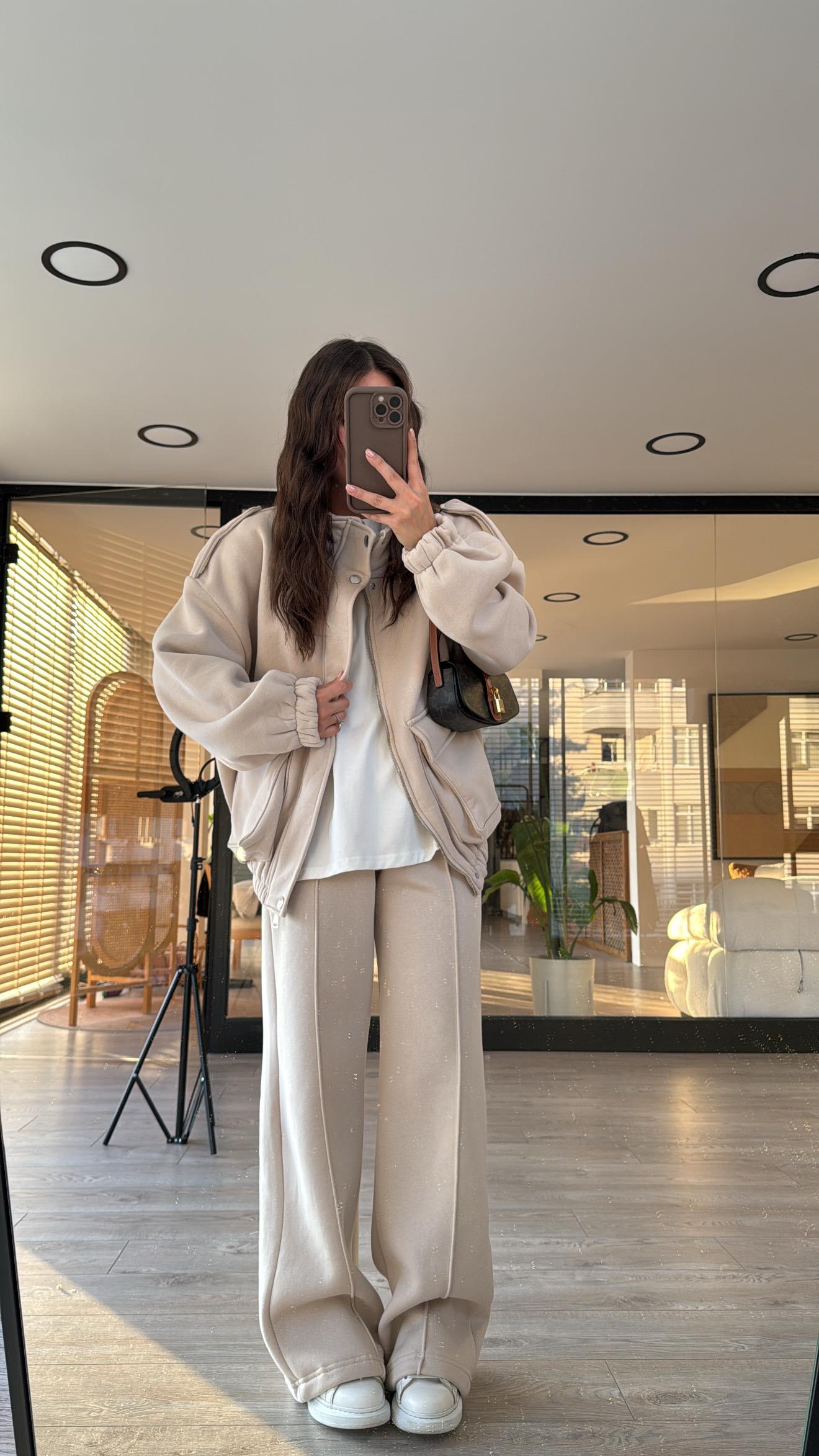 Taş Renk Ön Cepli Şardonlu Takım