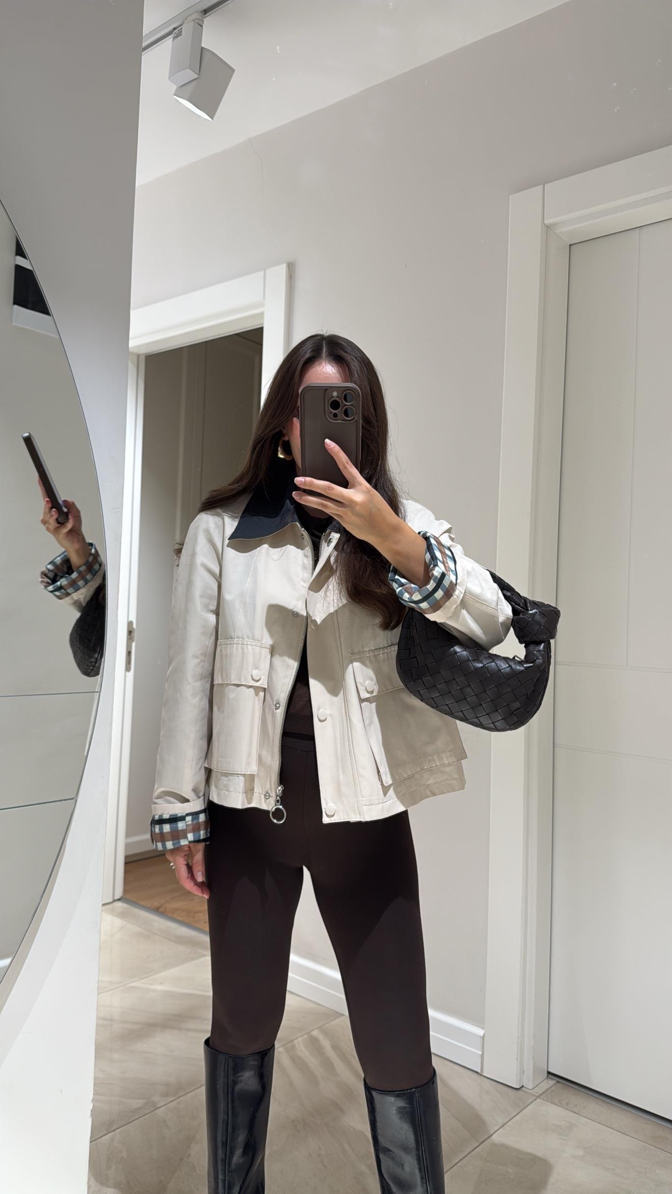 Taş Torba Cep Detaylı Kısa Trenç