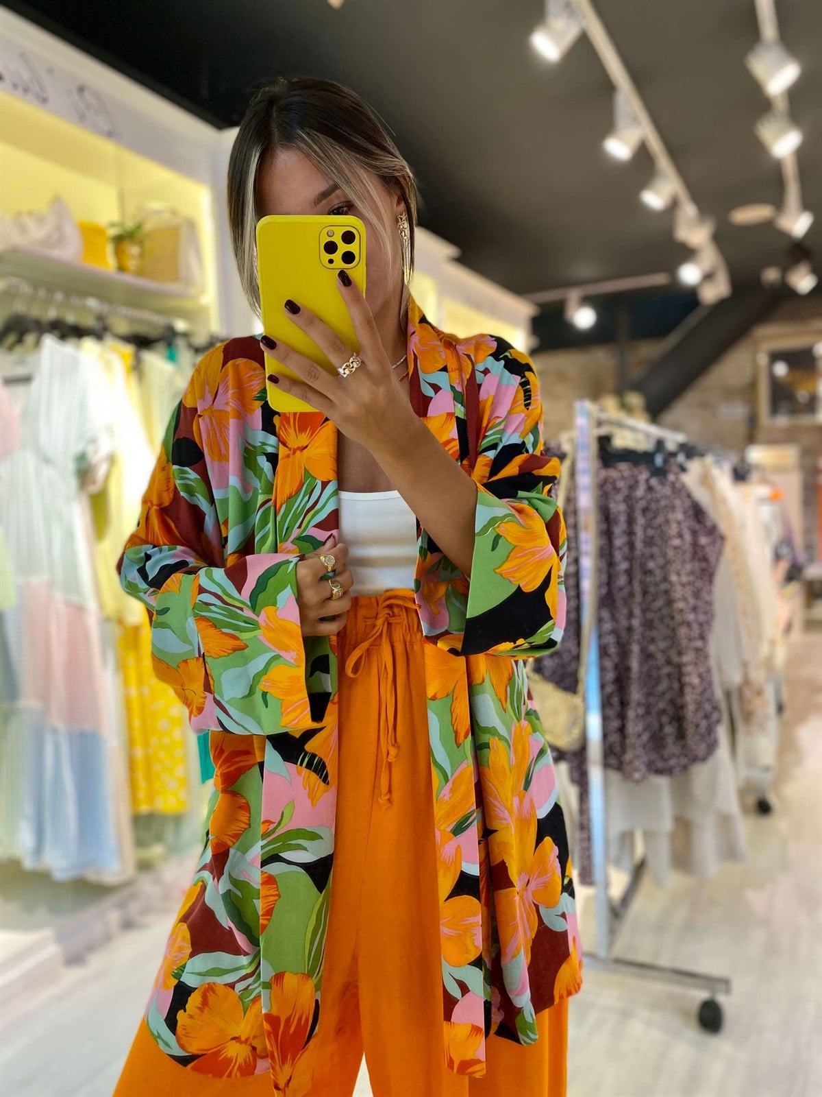Turuncu Çiçek Desenli Kısa Kimono