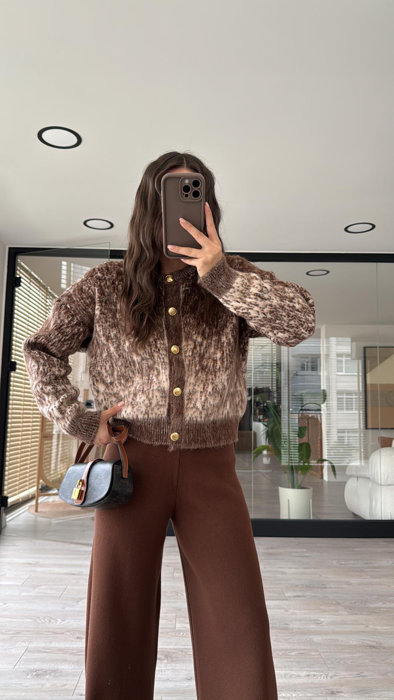 Vanilya Kahve Gold Düğmeli Tüylü Hırka 