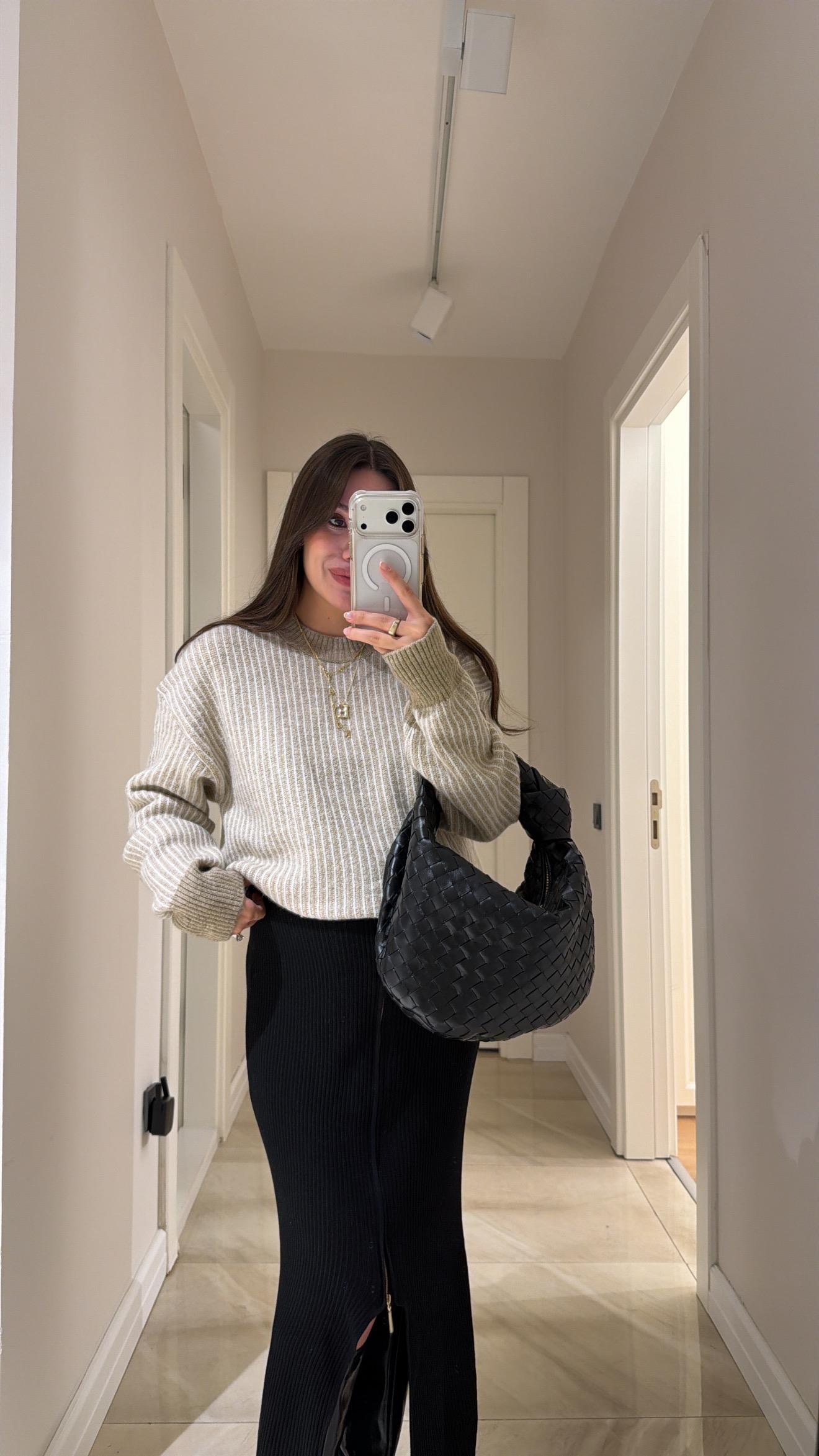 Vizon Ekru Dik Çizgili Marka Model Kazak