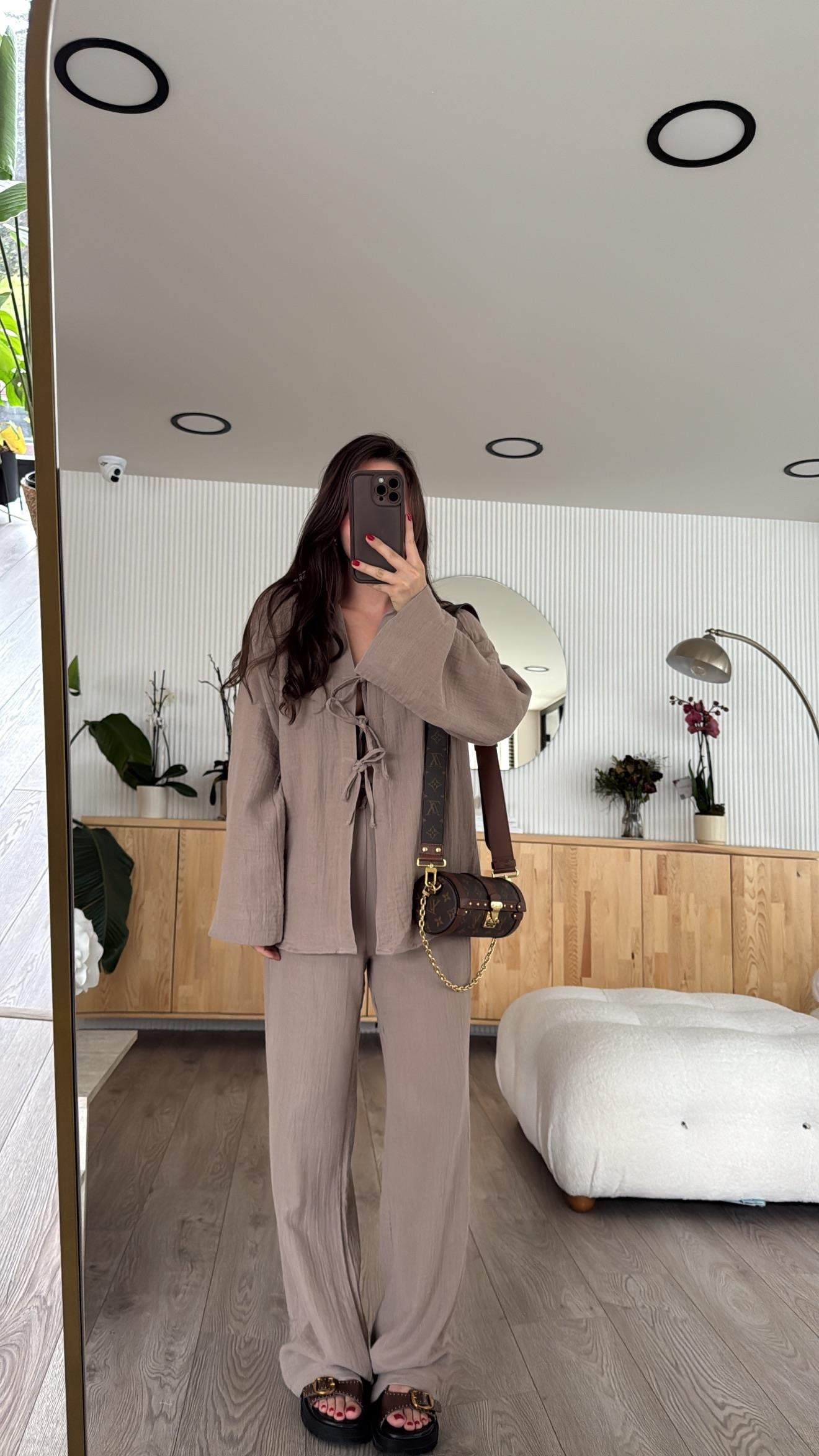 Vizon Ön Bağlama Detaylı Marka Model Müslin Takım 