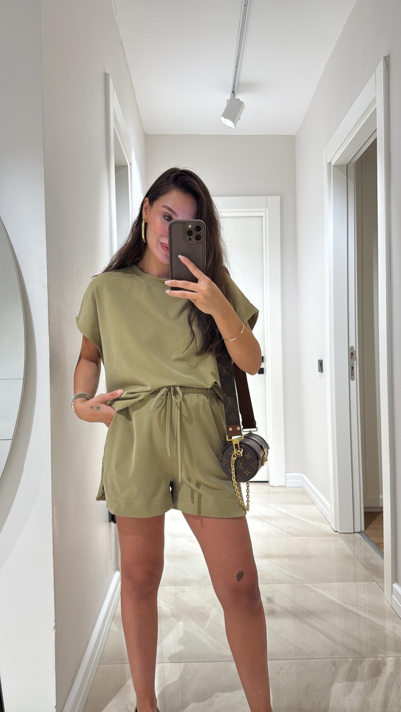 Yağ Yeşili Bisiklet Yaka Modal Şort Takım