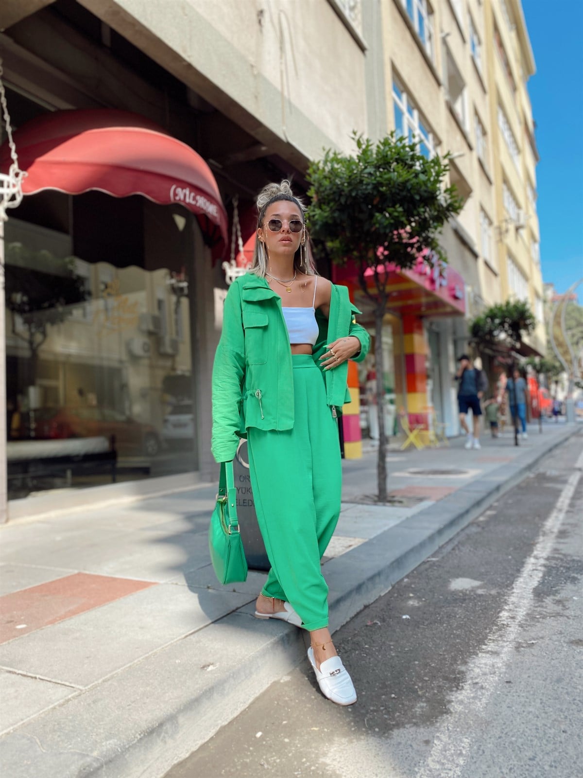 Yeşil Dik Yaka Belden Lastikli Fermuarlı Ceket