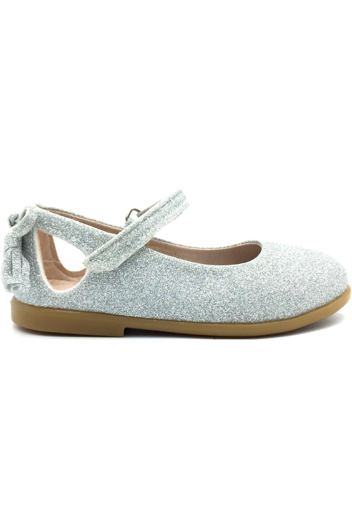 Arkadan Fiyonklu Çocuk Babeti Lame Sim