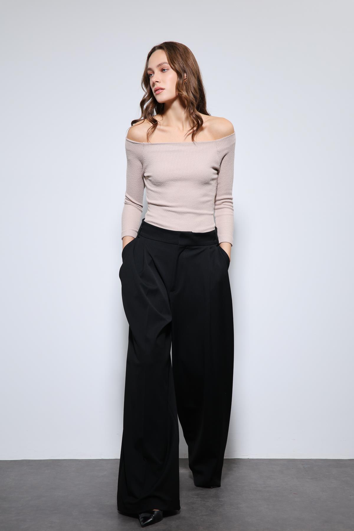 Antioch Bej Açık Omuz Detaylı Top