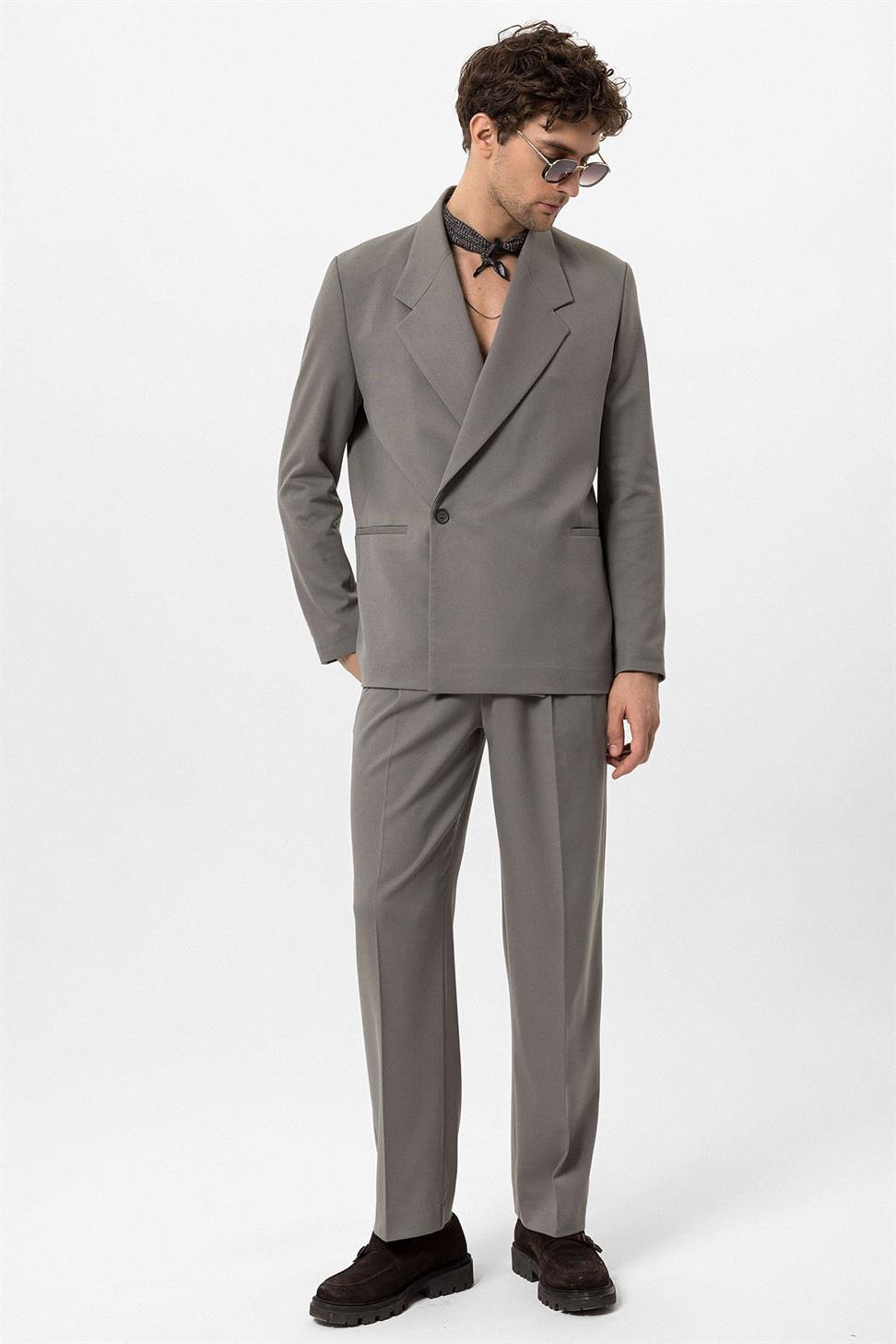 سترة بليزر للرجال مزدوجة الصدر مع جيب بغطاء قلاب