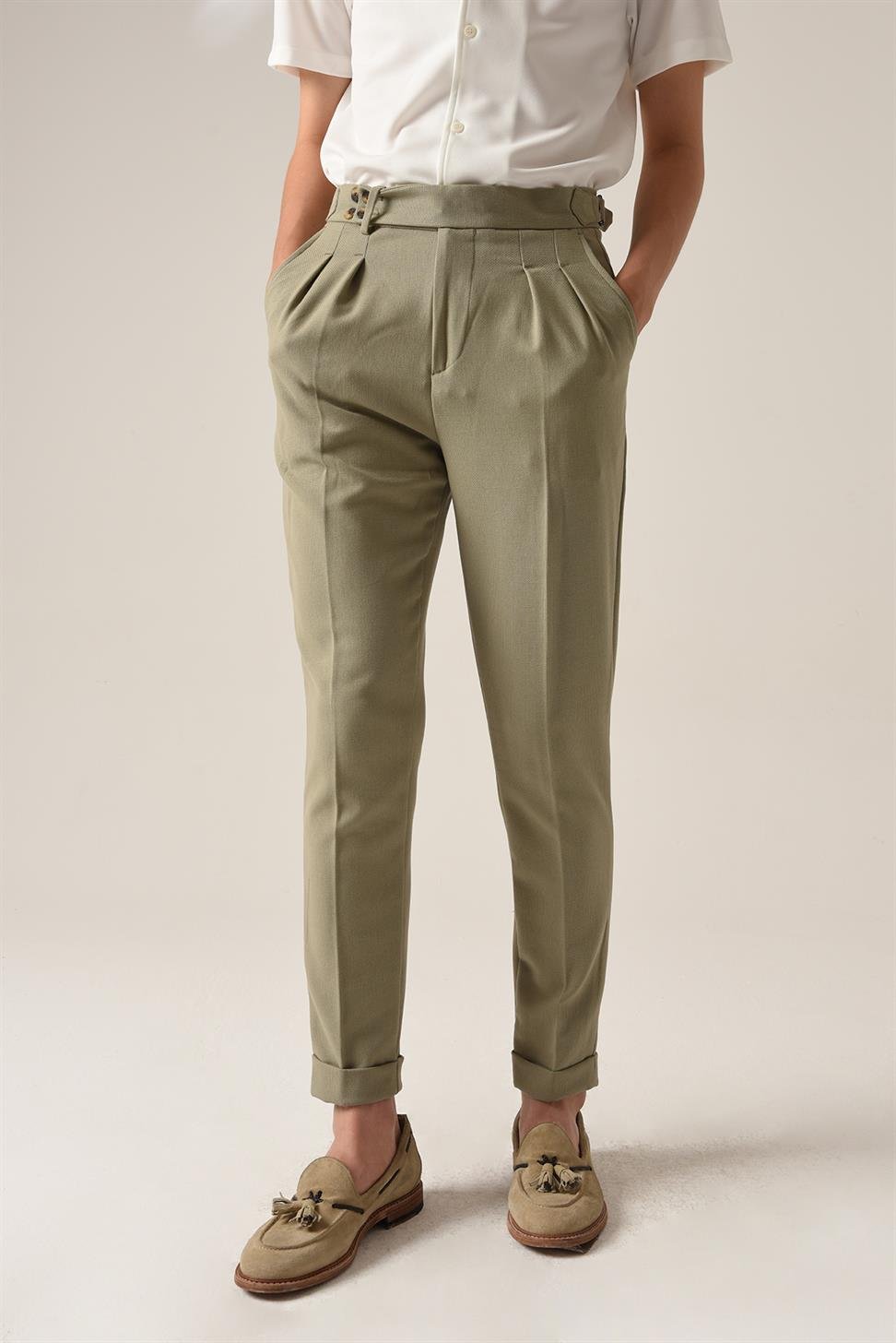 Antioch Açık Haki Yüksek Bel (Boyfriend) Yandan Tokalı Kemer Detaylı Pileli Kumaş Pantolon