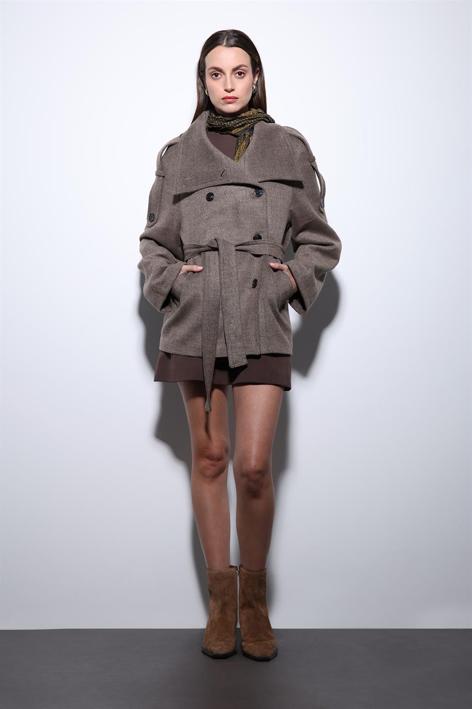 Antioch Açık Kahve Dik Yaka Kruvaze Kadın Kaban