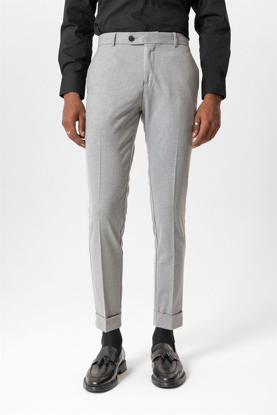 بنطال رجالي بقصة عادية بساقين