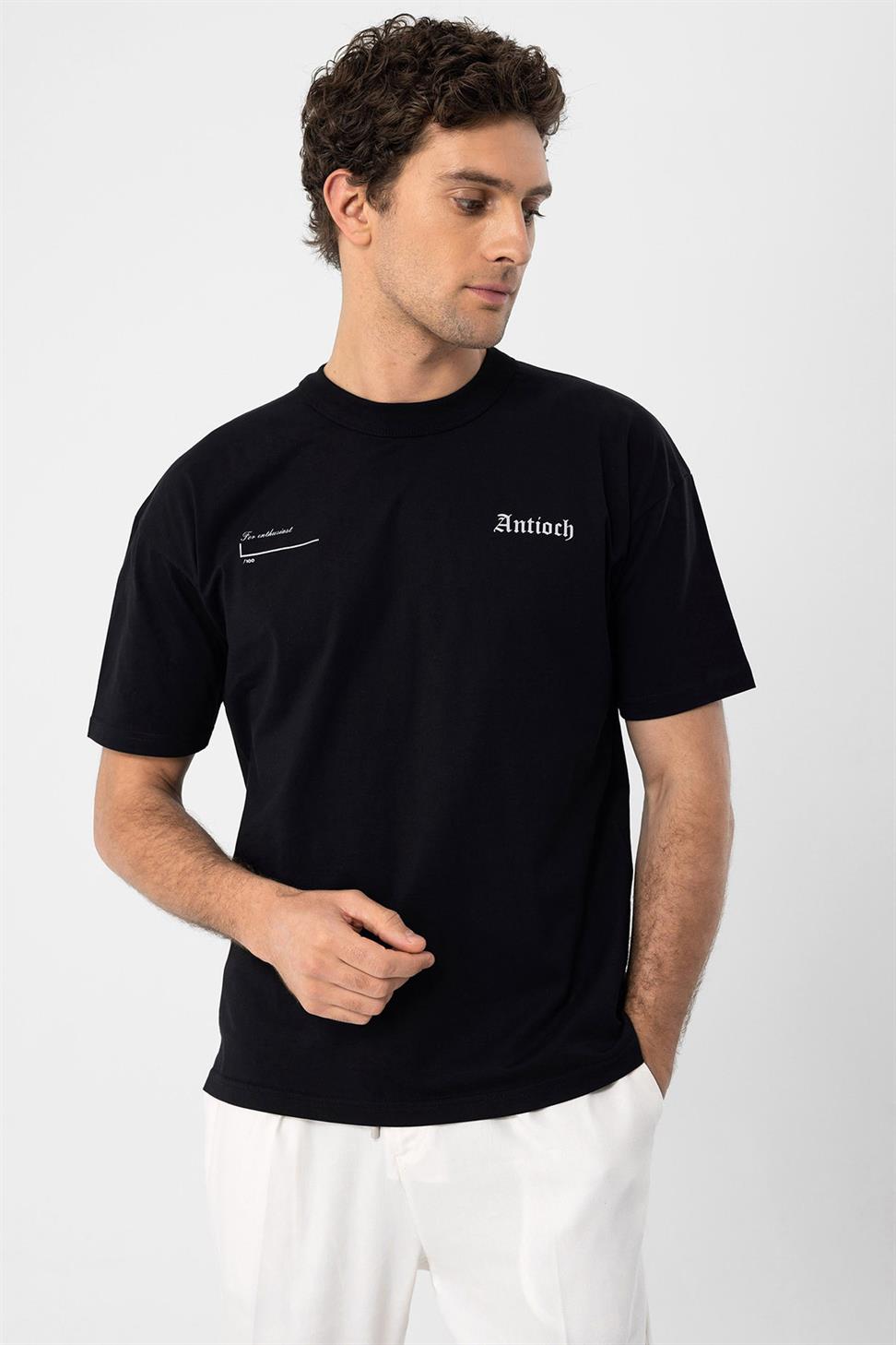 تي شيرت أنطاكية مطبوع بقصة ضيقة للرجال