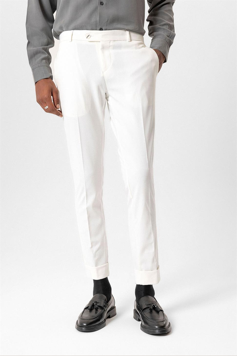 بنطال رجالي بقصة عادية بساقين