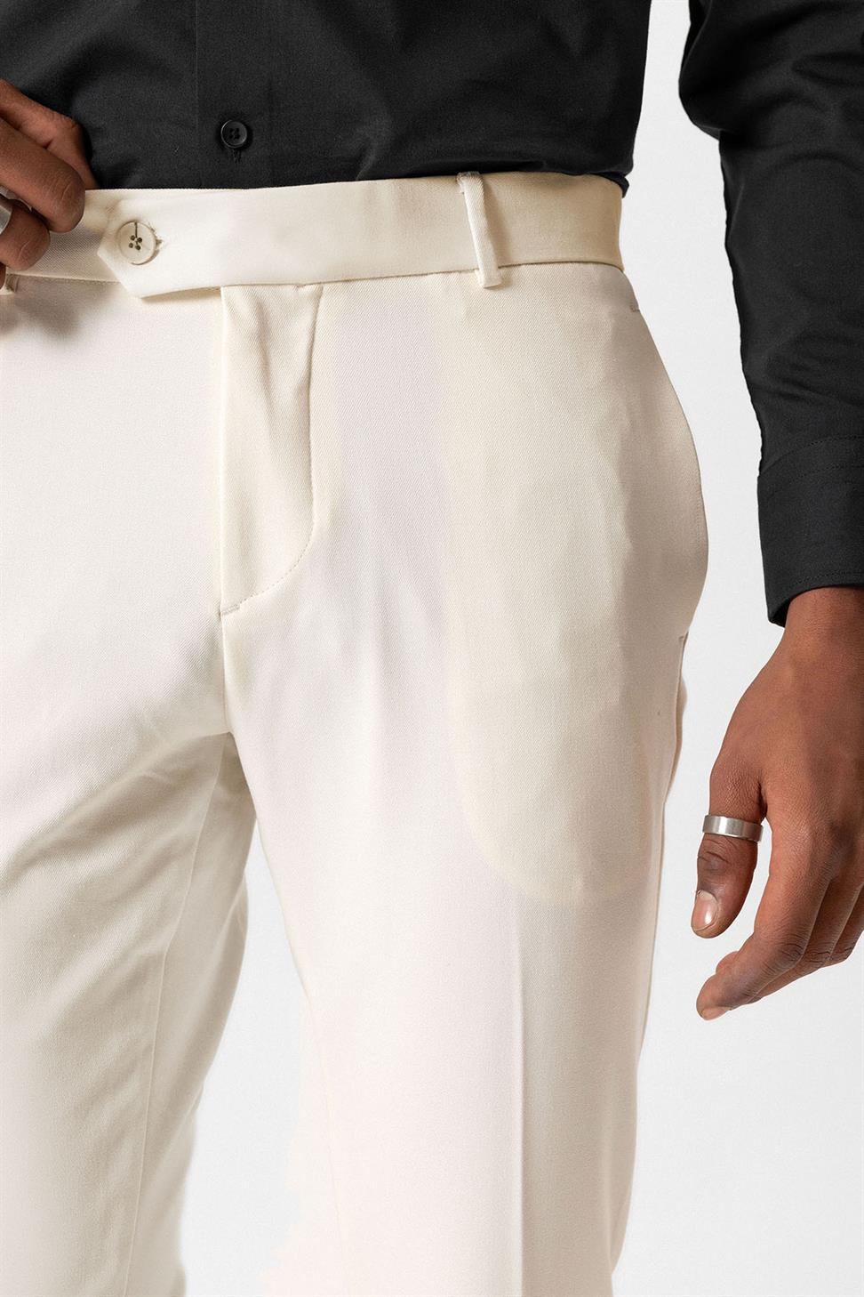 بنطال رجالي بقصة عادية بساقين