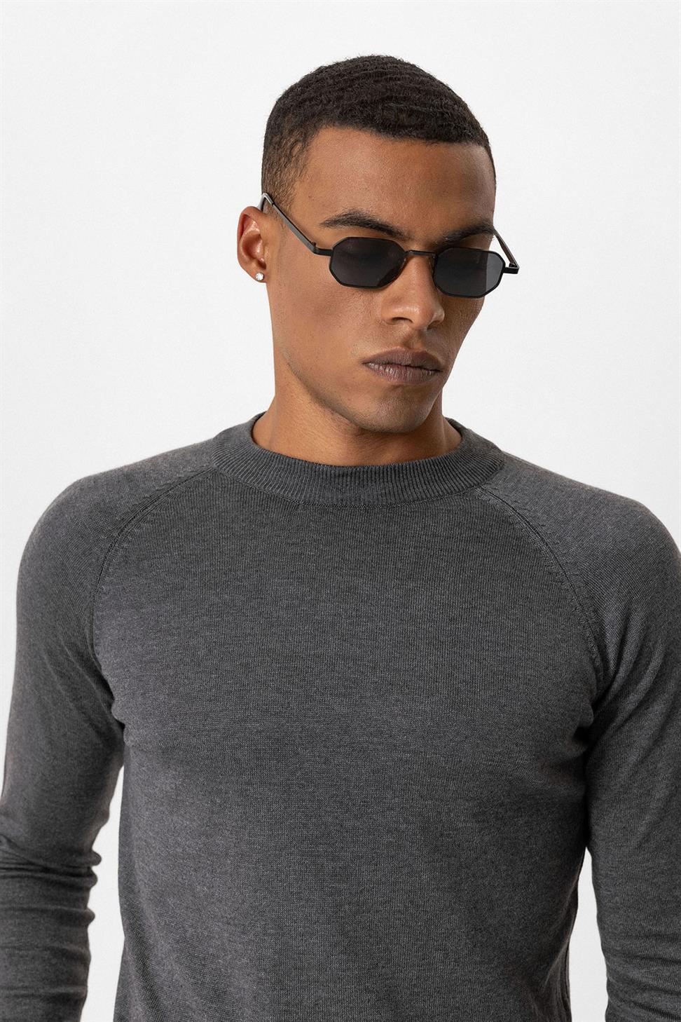 طاقم الرقبة سترة تريكو سليم صالح