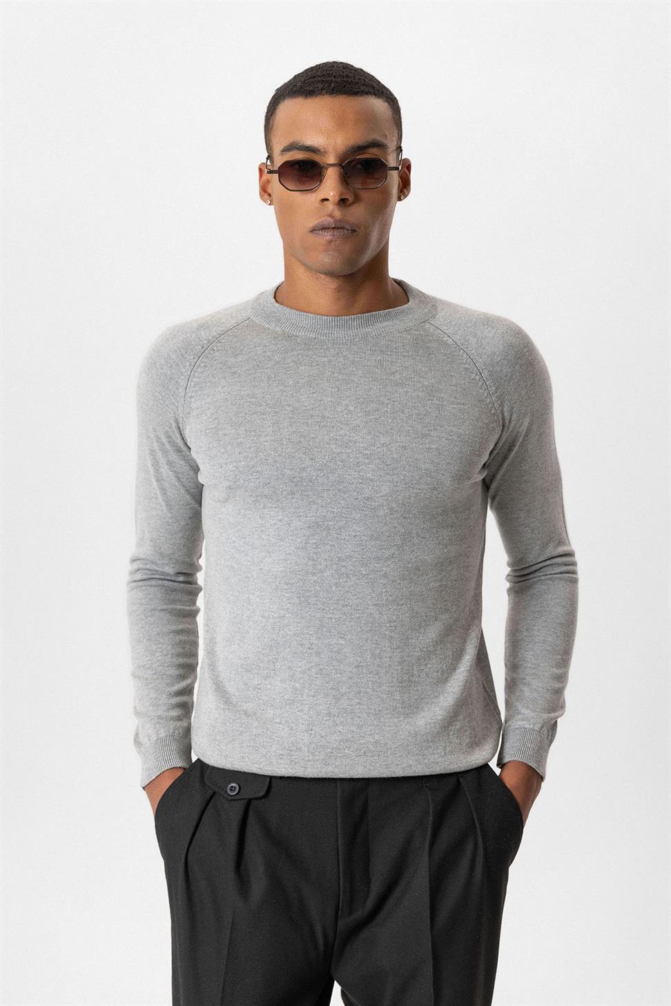 طاقم الرقبة سترة تريكو سليم صالح