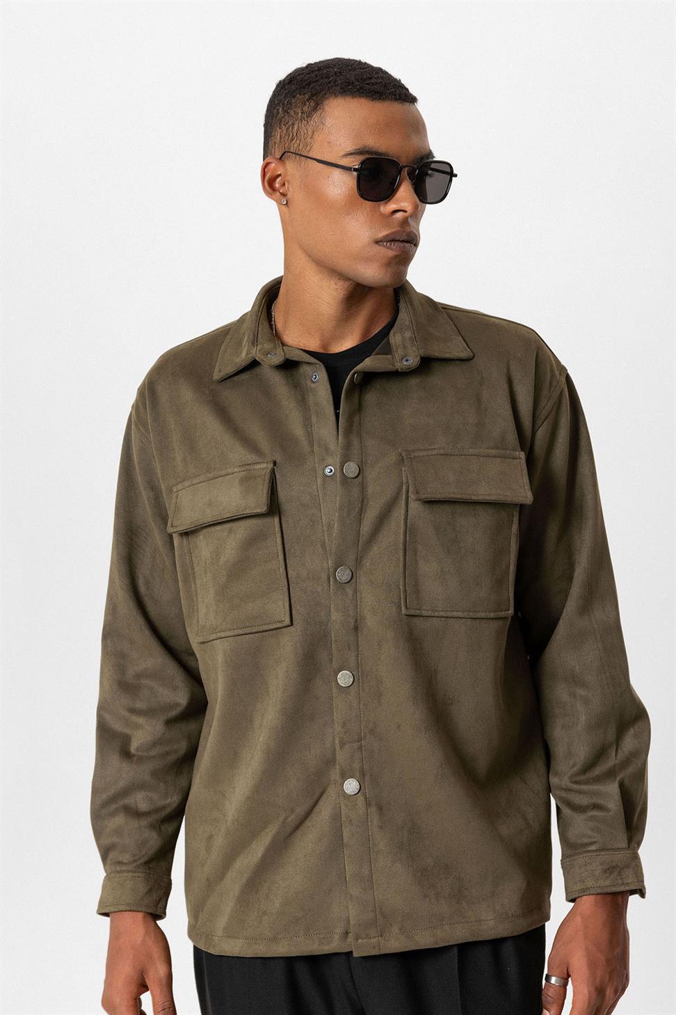 قميص رجالي من الجلد السويدي بقصة عادية مع أزرار معدنية