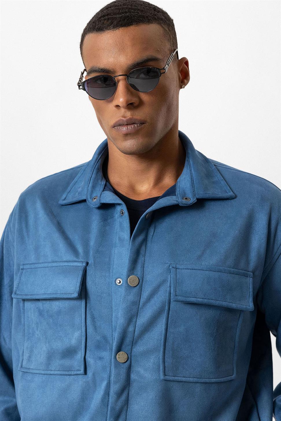 قميص رجالي من الجلد السويدي بقصة عادية مع أزرار معدنية