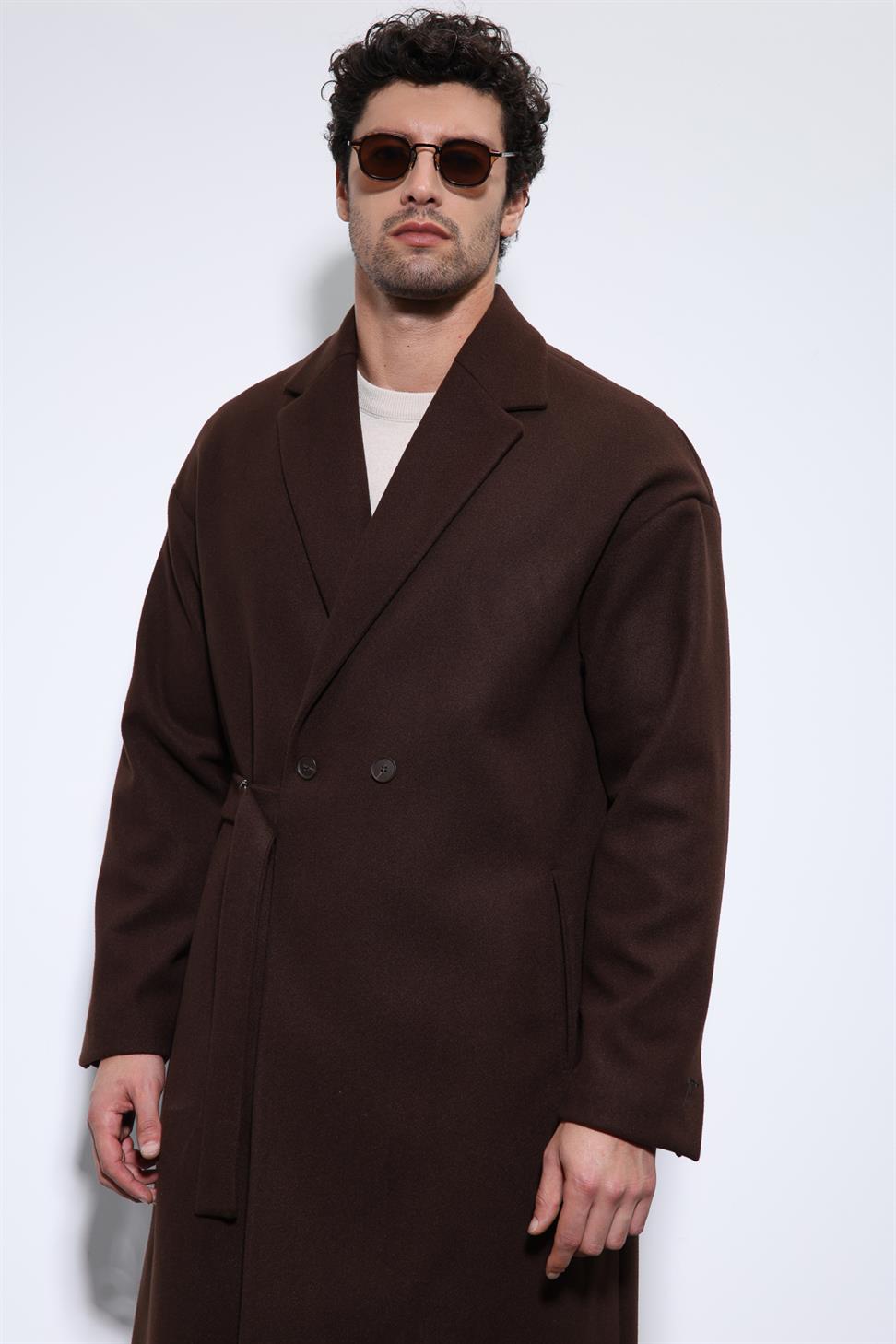 معطف رجالي كبير الحجم بحزام