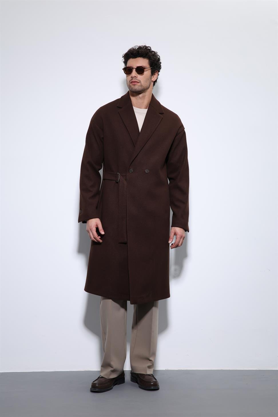 معطف رجالي كبير الحجم بحزام
