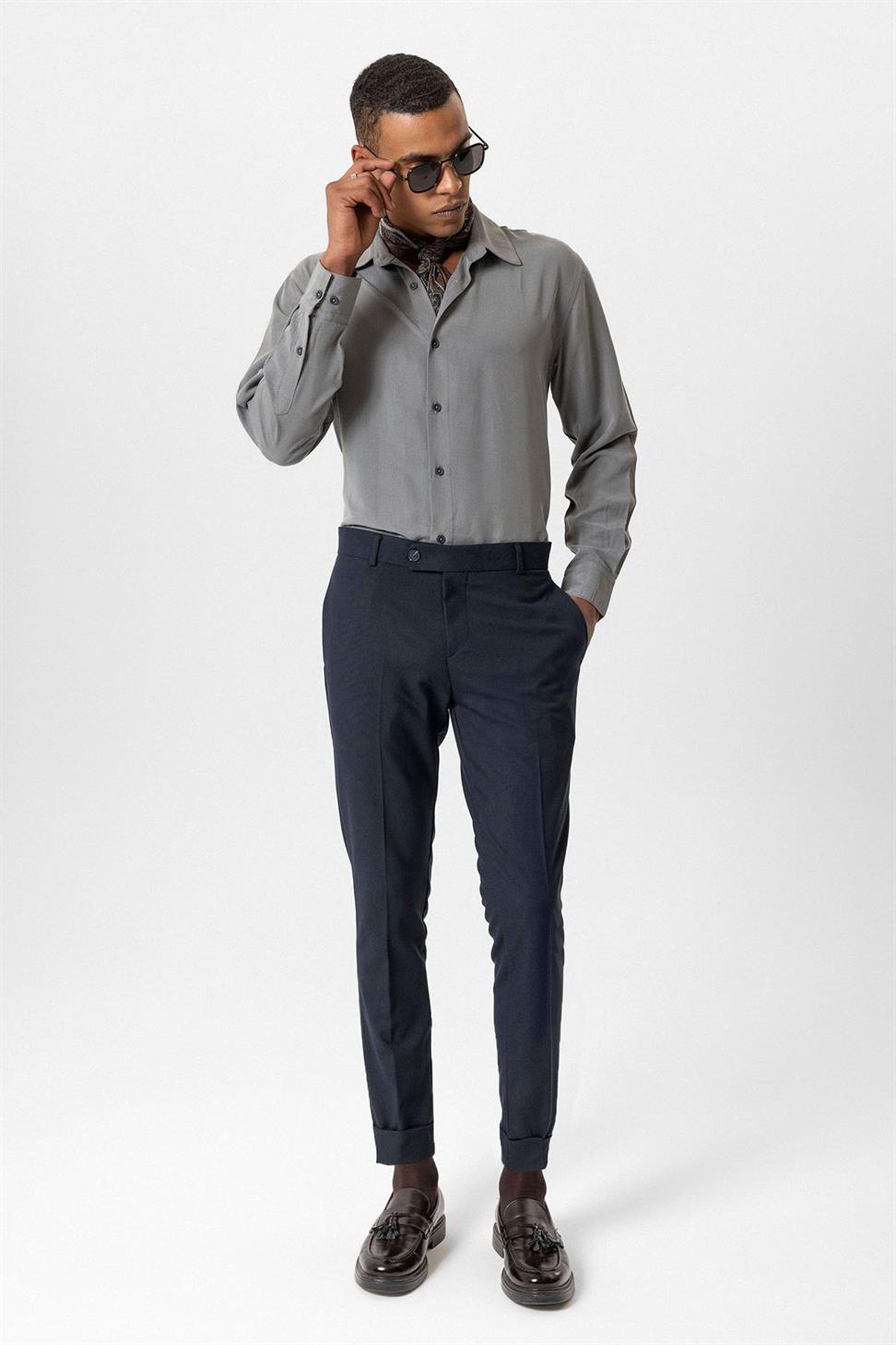 بنطال رجالي بقصة عادية بساقين