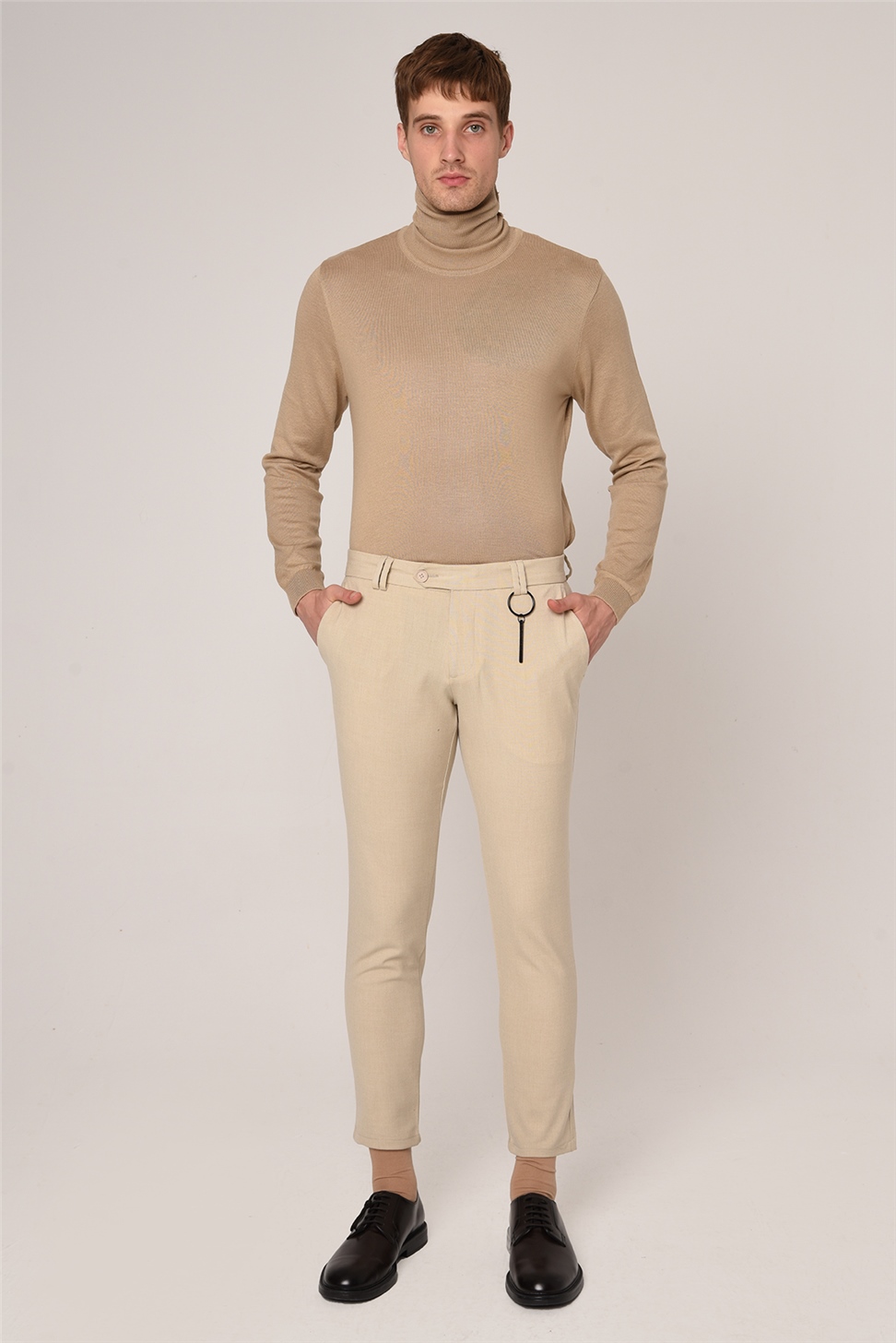 بنطال قطني بقصة ضيقة للرجال