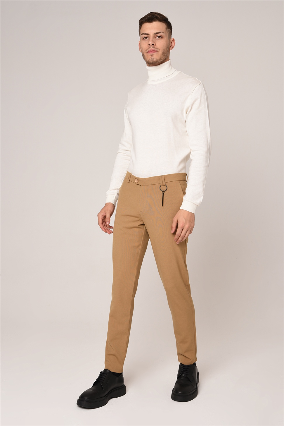 بنطال قطني بقصة ضيقة للرجال