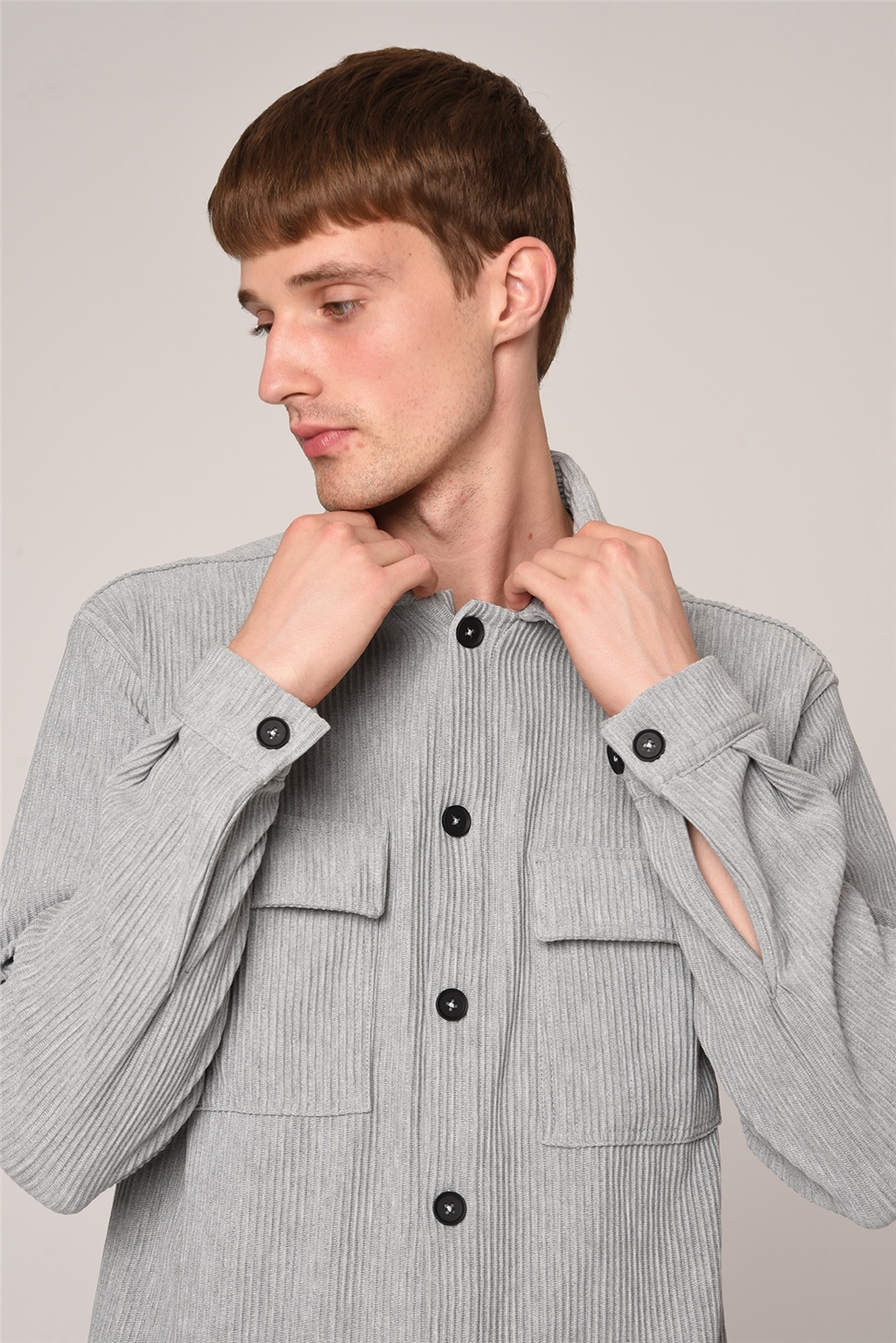 بدلة محبوكة مخططة للرجال