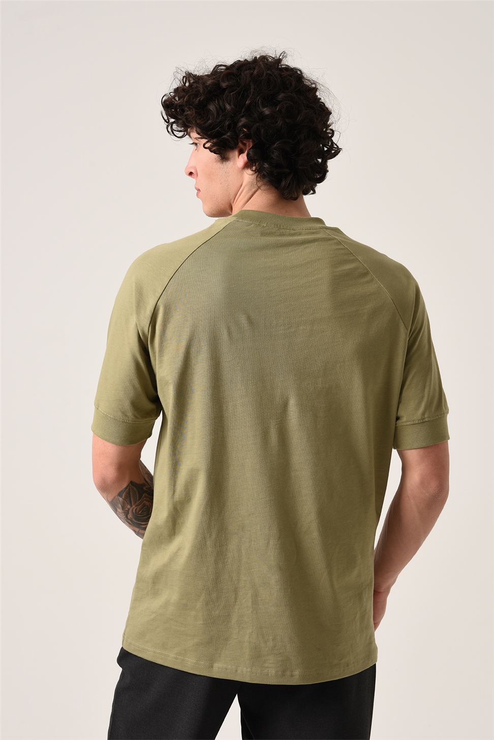 تي شيرت أنطاكية كبير الحجم مطبوع