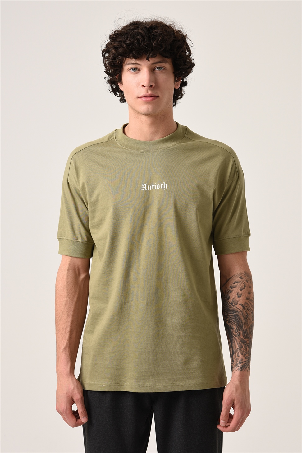 تي شيرت أنطاكية كبير الحجم مطبوع