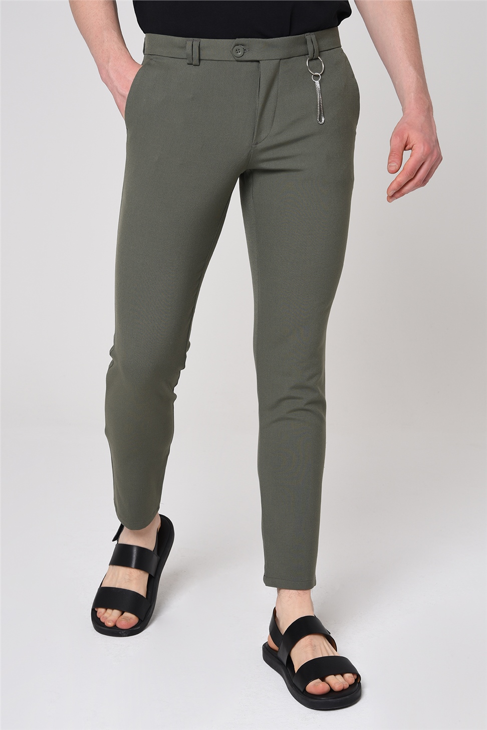 بنطال قماشي ذو قصة ضيقة للرجال