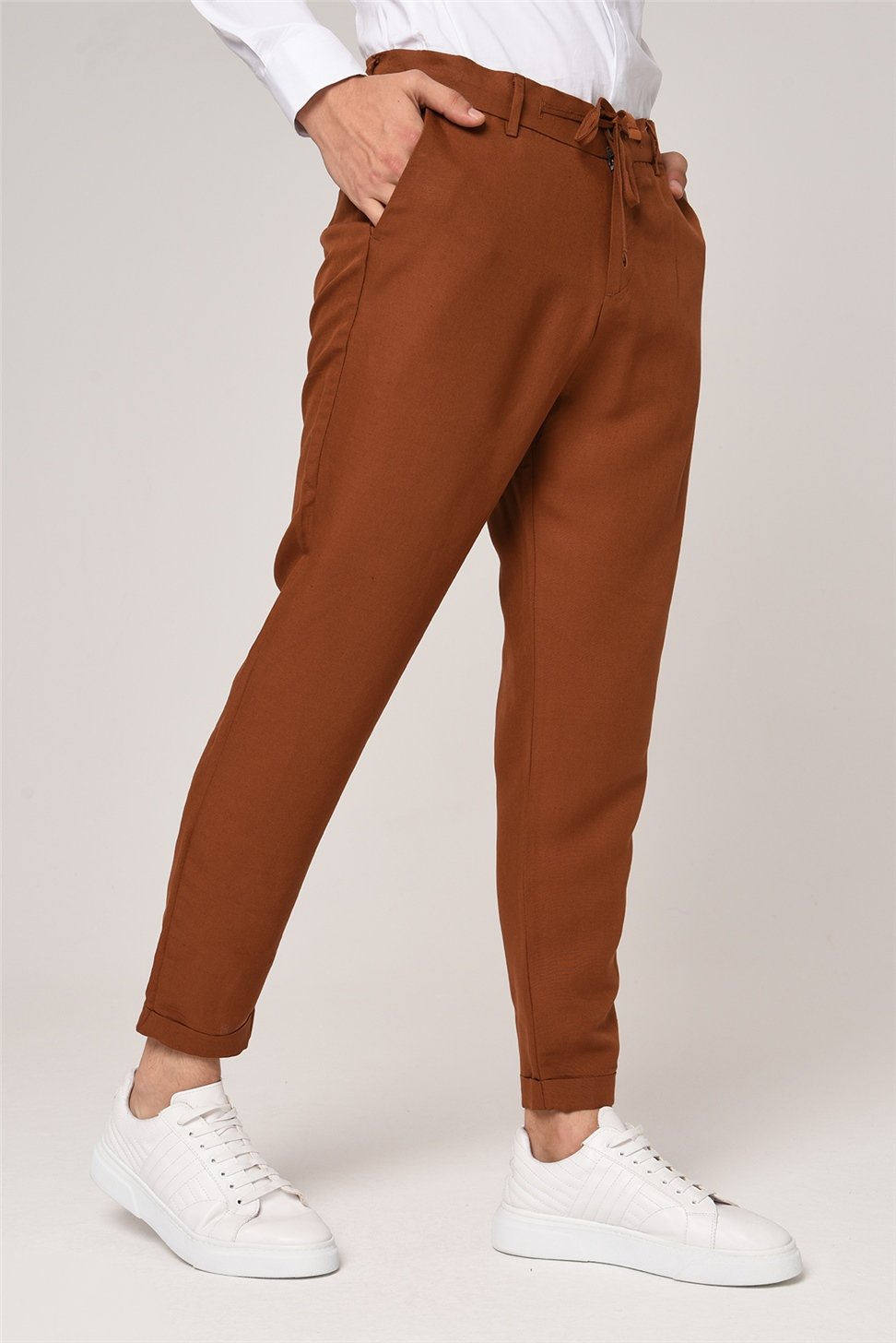 بنطال كتان برباط على الخصر