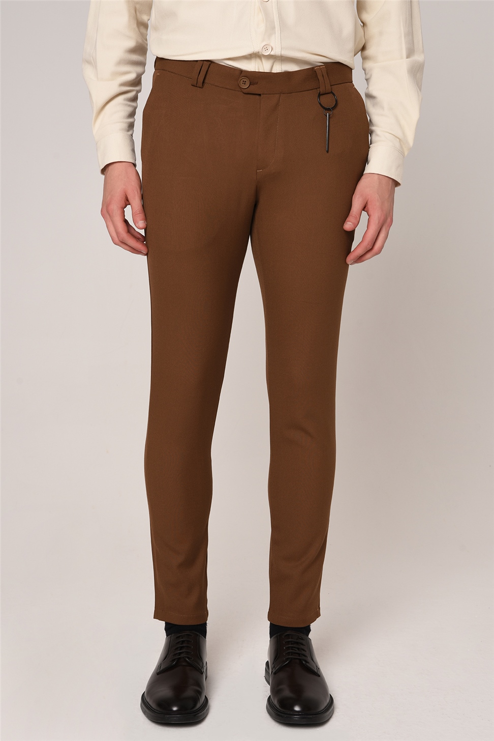 بنطال قطني بقصة ضيقة للرجال