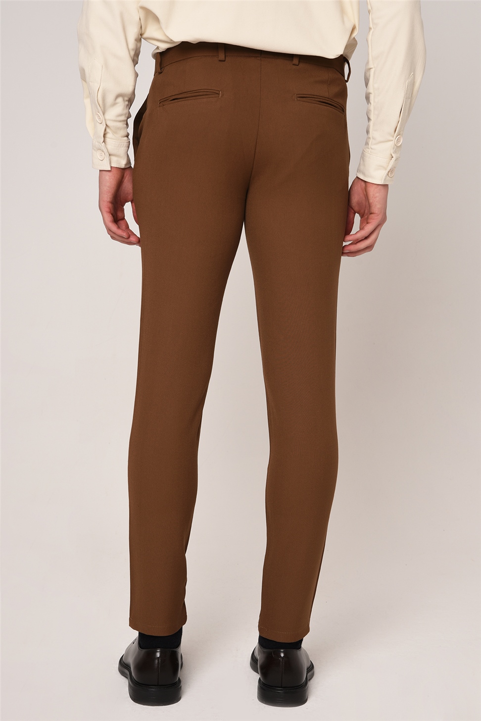 بنطال قطني بقصة ضيقة للرجال