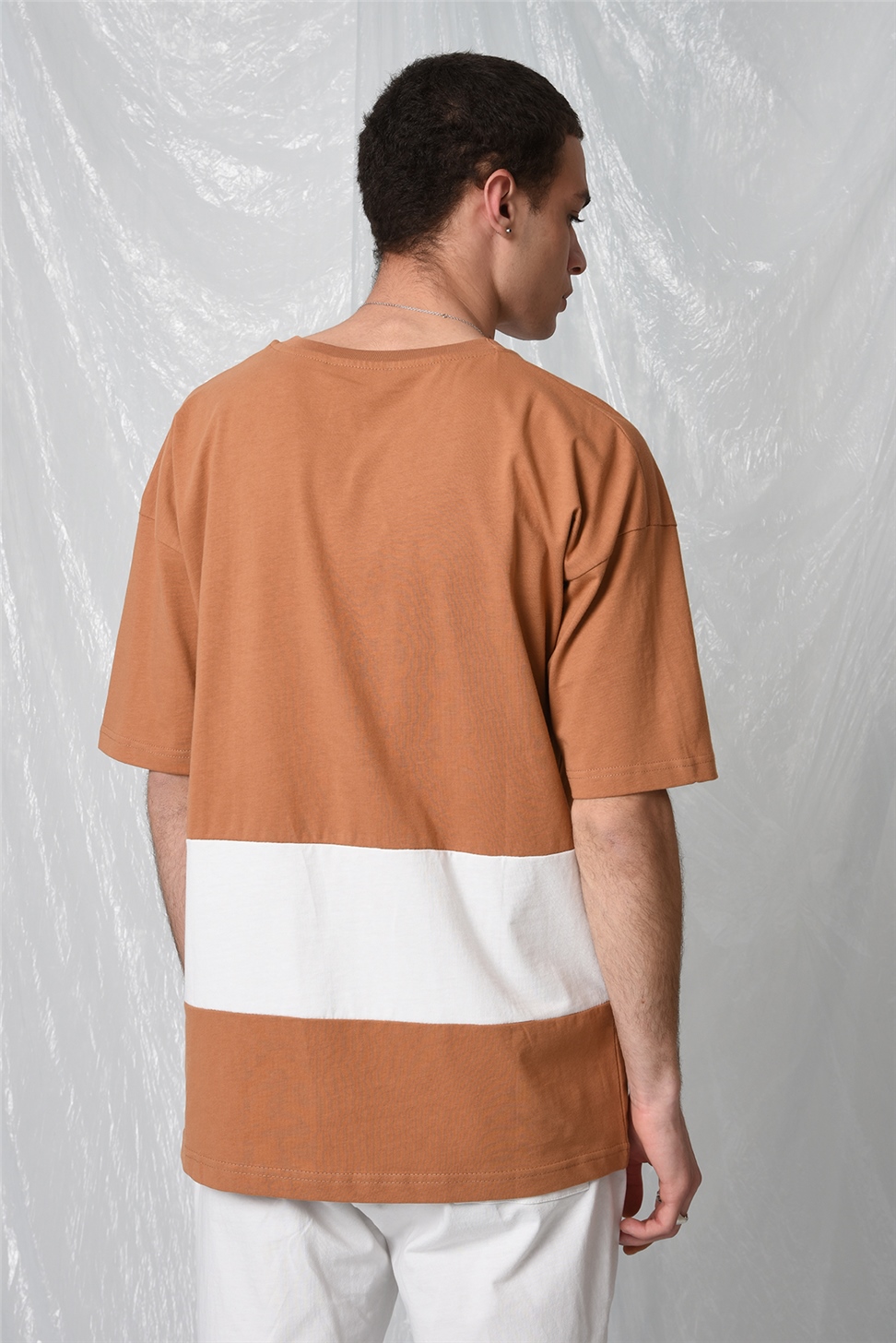 تي شيرت مخطط أحادي اللون كبير الحجم