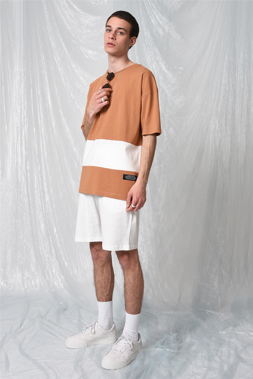 تي شيرت مخطط أحادي اللون كبير الحجم