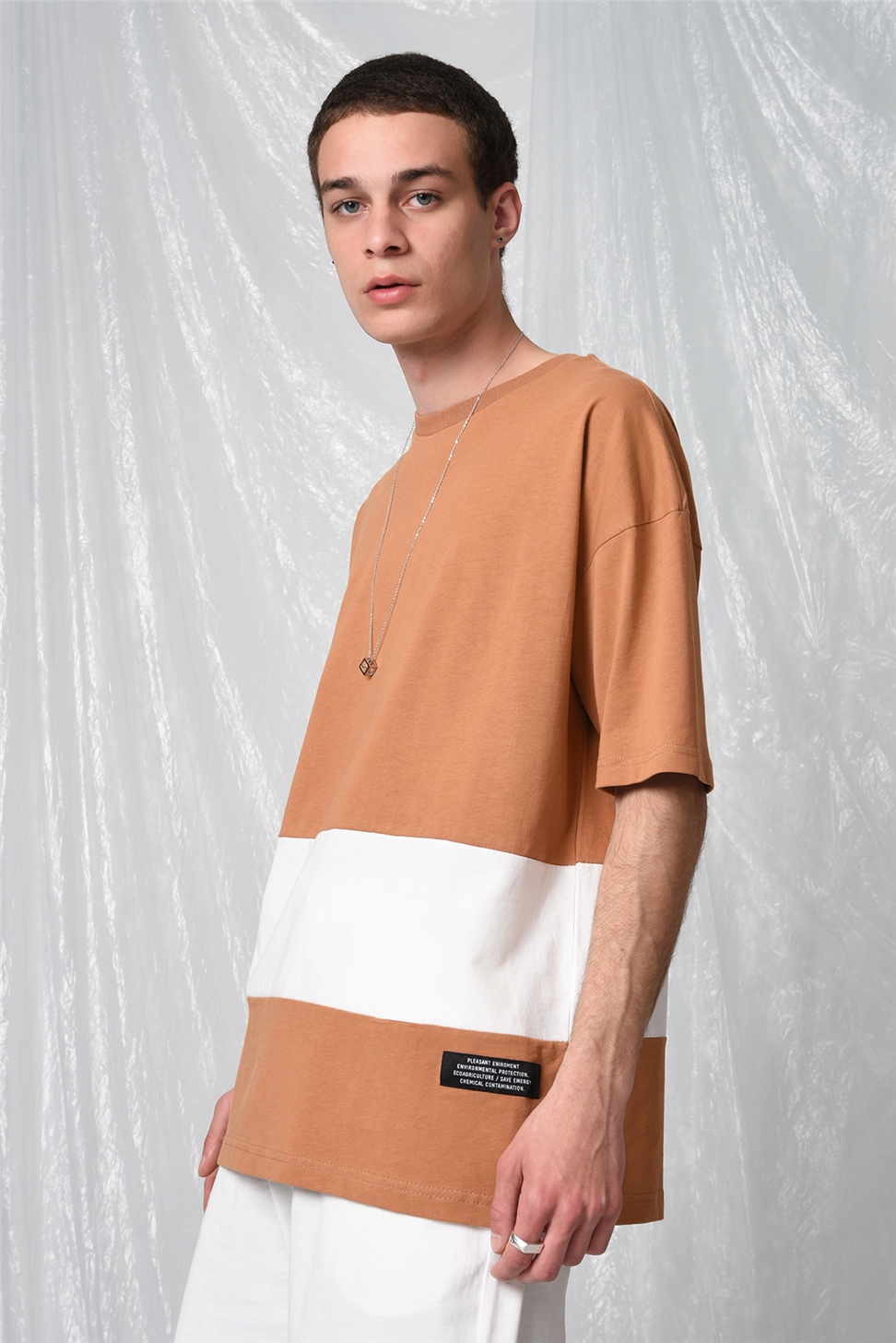 تي شيرت مخطط أحادي اللون كبير الحجم