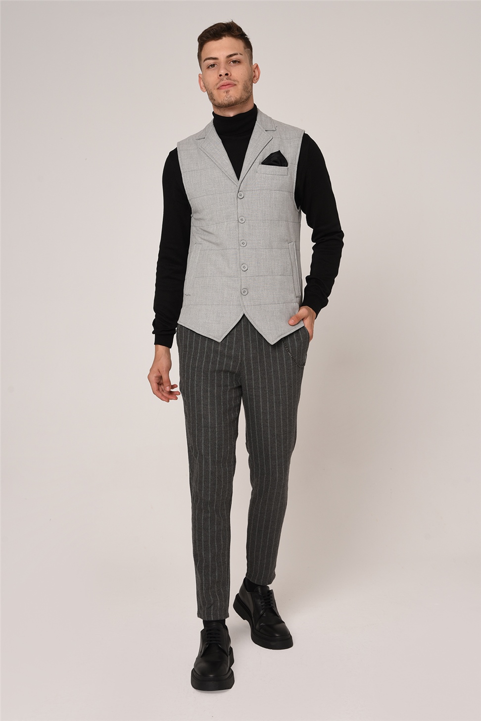 بنطلون مخطط بقصة ضيقة للرجال