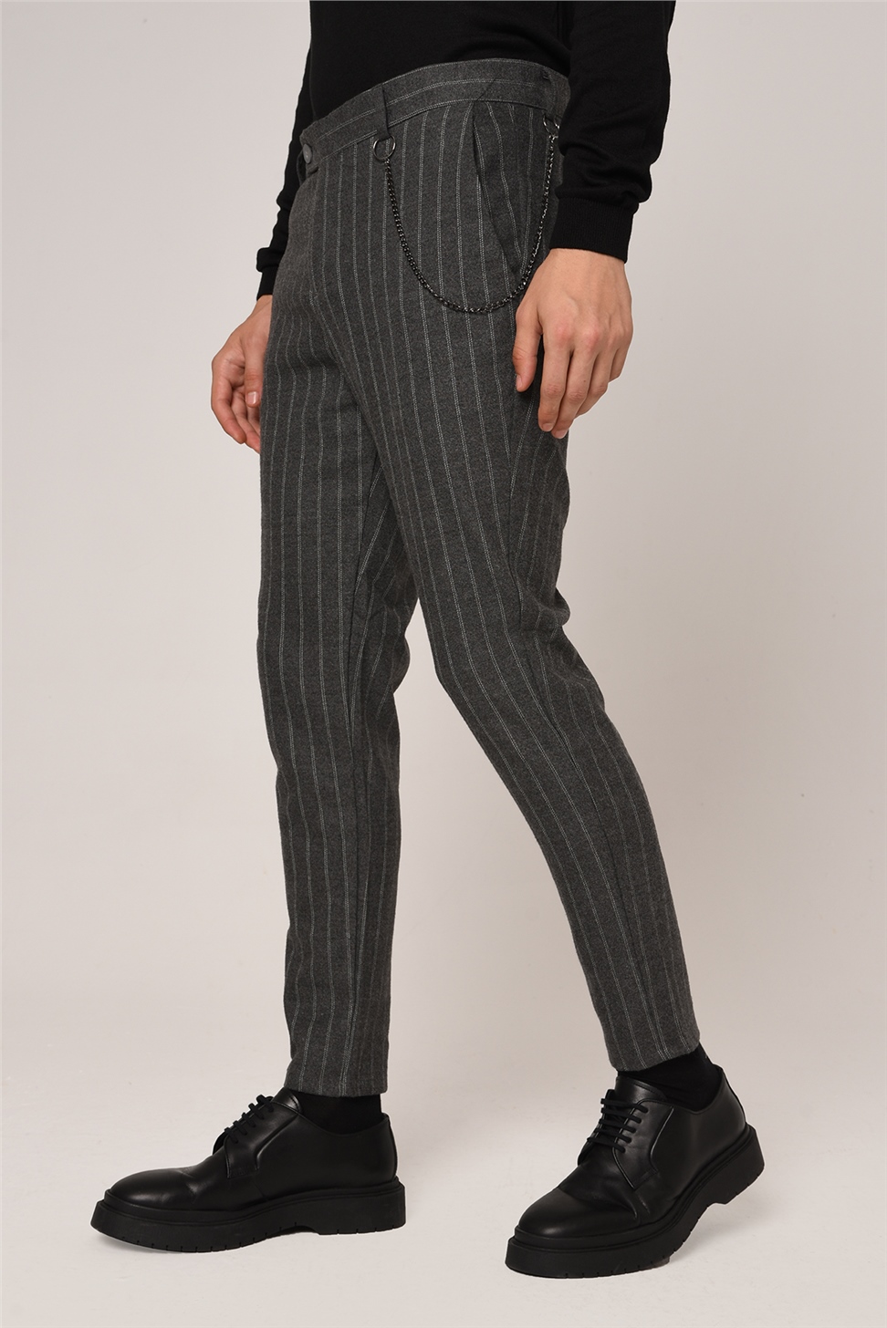 بنطلون مخطط بقصة ضيقة للرجال