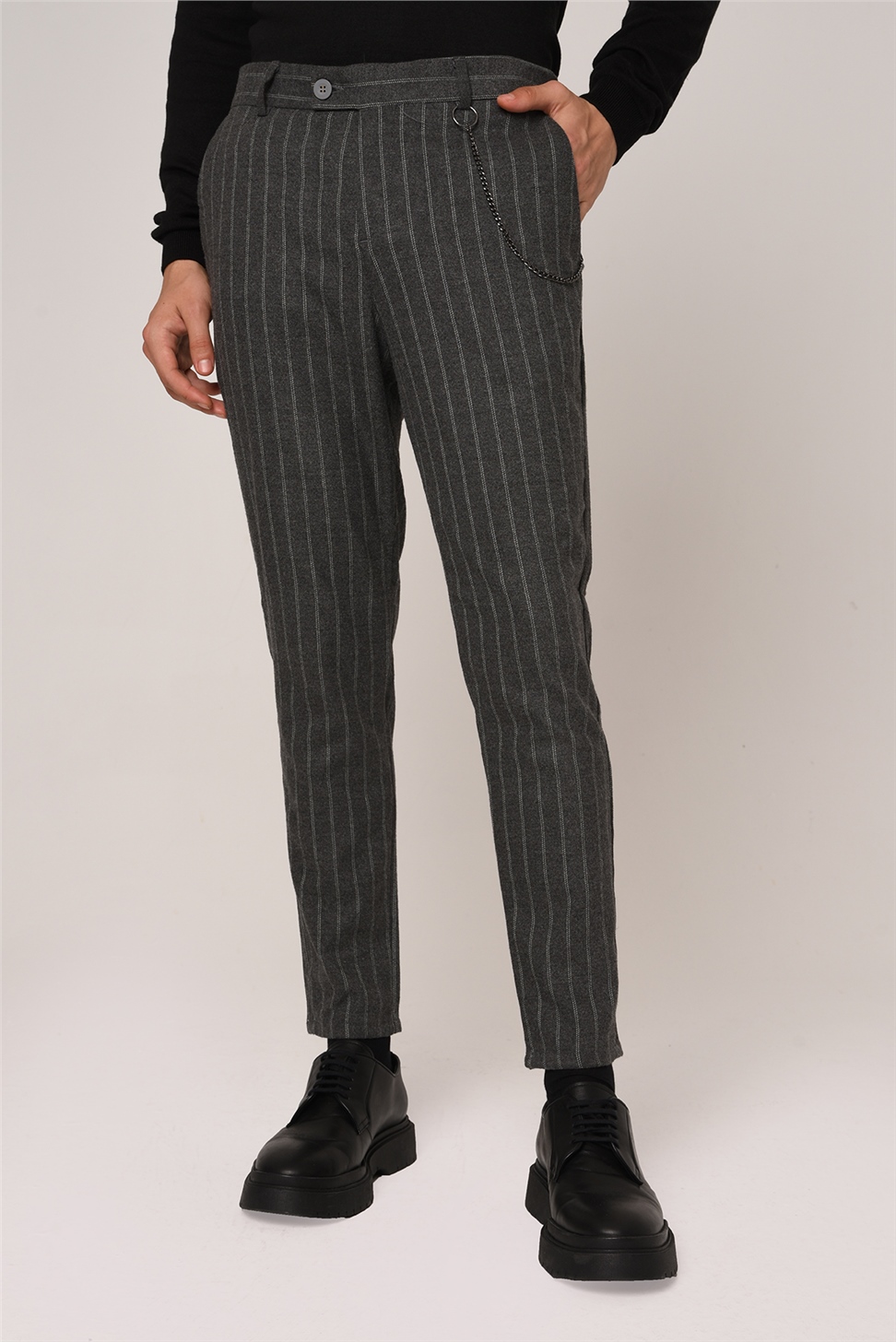 بنطلون مخطط بقصة ضيقة للرجال