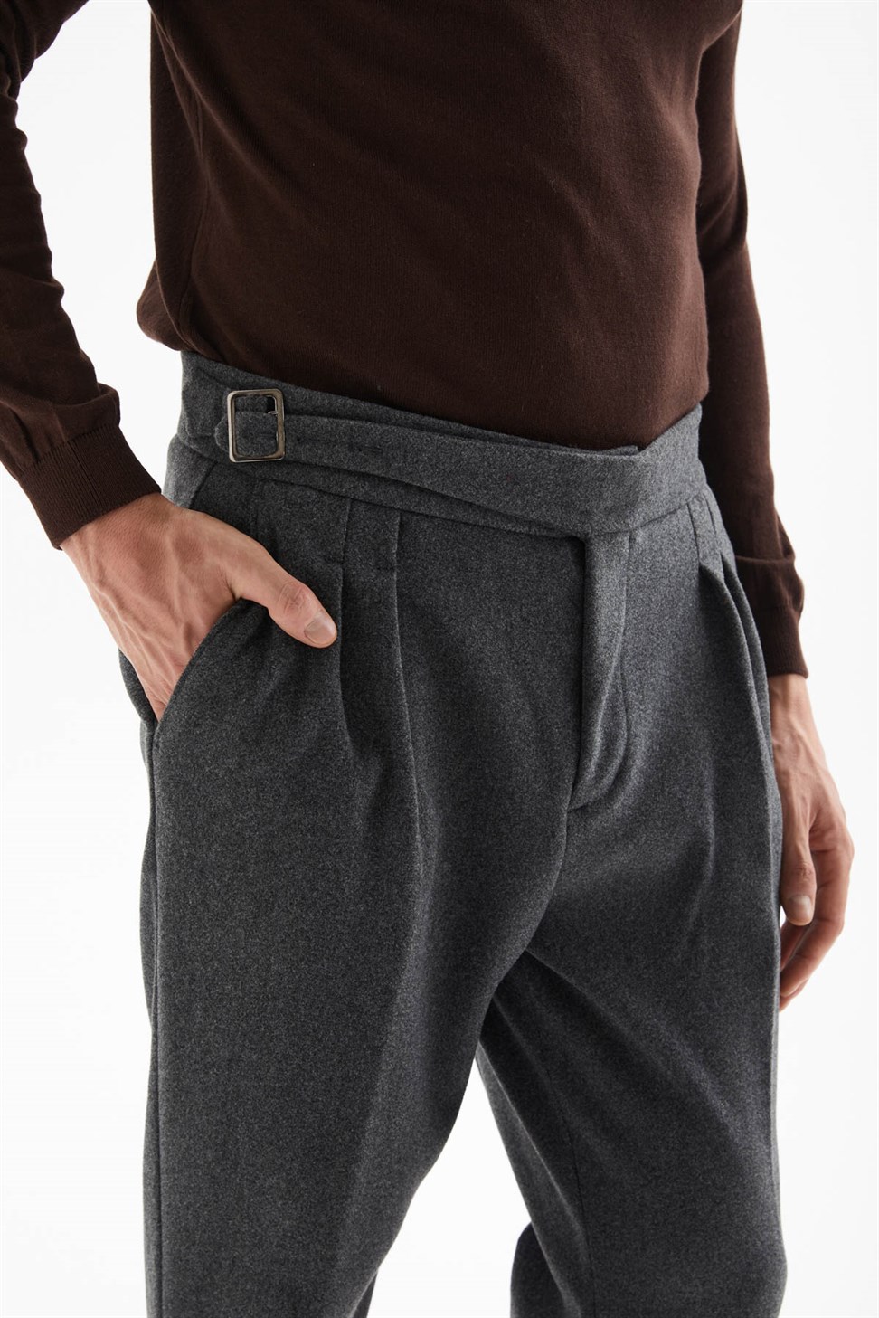 ارتفاع الخصر مشبك الحزام السراويل الكاش مطوي