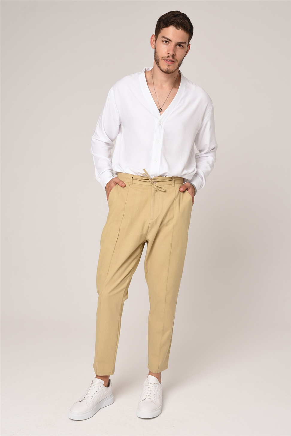 بنطال كتان صديقها