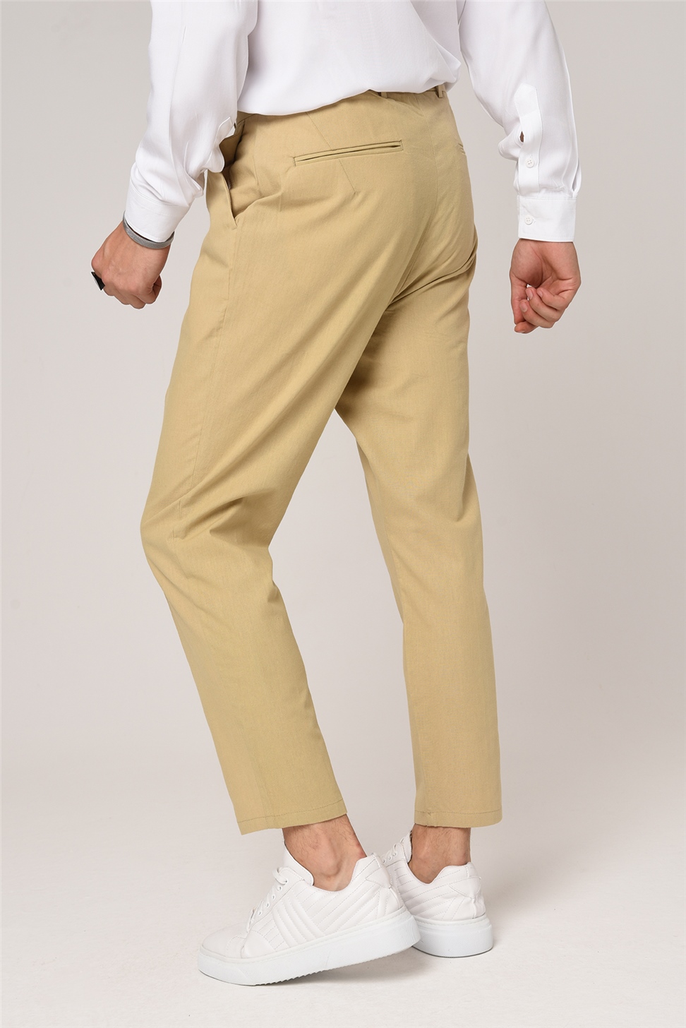 بنطال كتان صديقها